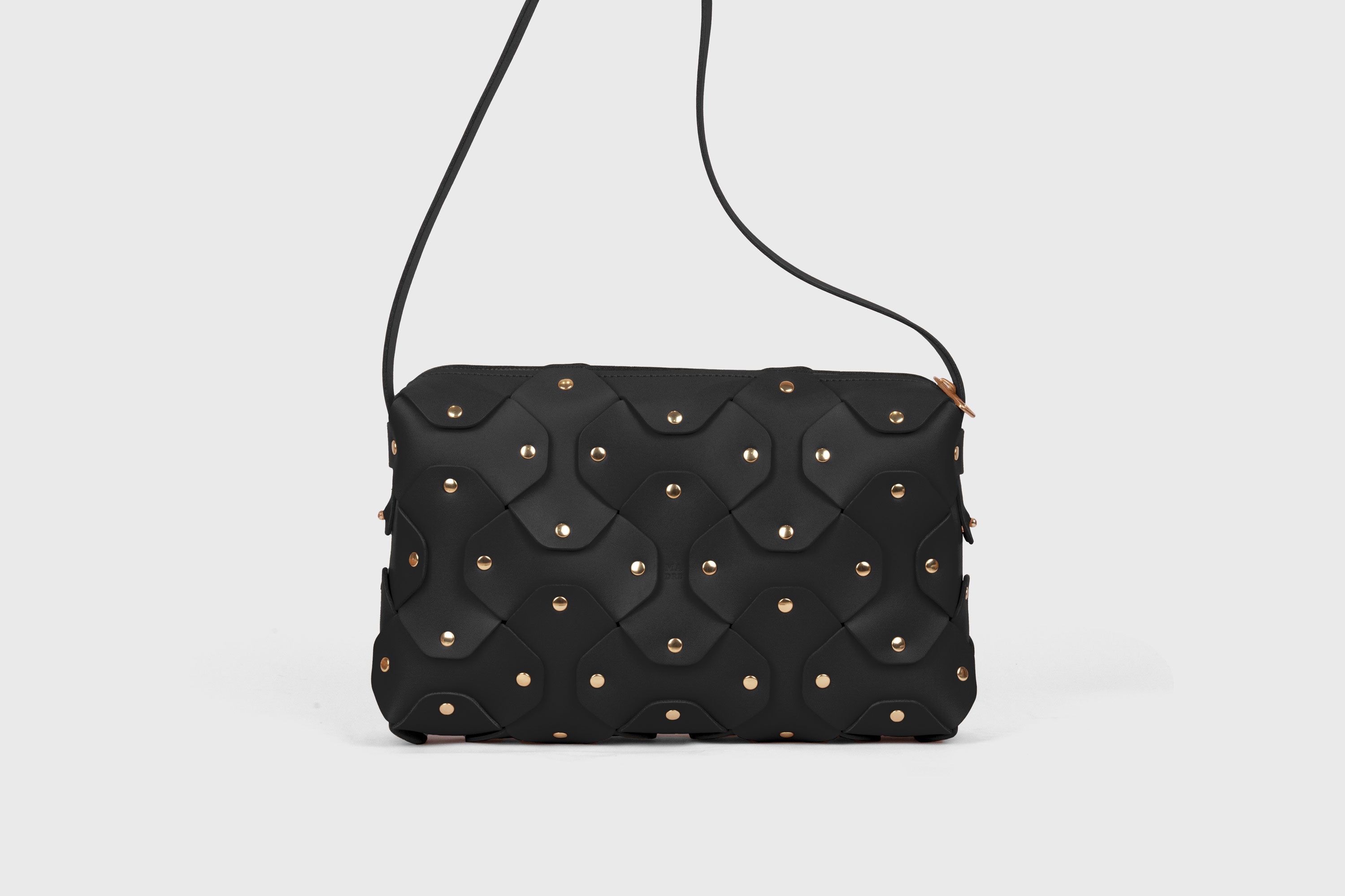 Mala Rivet Bag Grande em Couro Preto, Couro de Grão Inteiro Curtido Vegetal, de Qualidade Premium, Mala de Mão, Mala a Tiracolo, Clutch, Design Minimalista e Moderno, Atelier Madre Manuel Dreesmann, Barcelona, Espanha