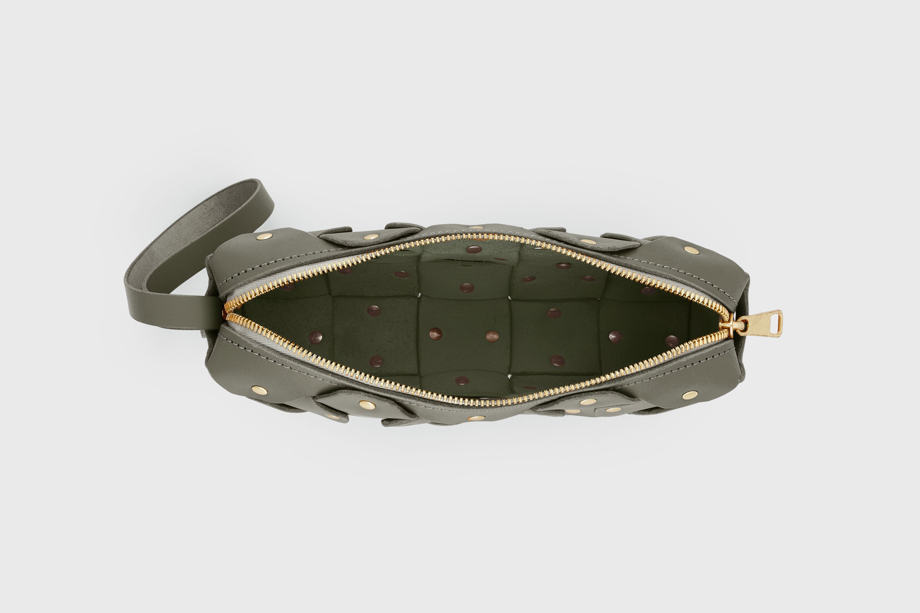 The Rivet Bag Big Leather Olive Green  Color Vegetable Tanned Full Grain Leather Premium Quality Handbag Crossbody Shoulder Clutch Minimalistic Modern Design Atelier Madre Manuel Dreesmann Barcelona Spain