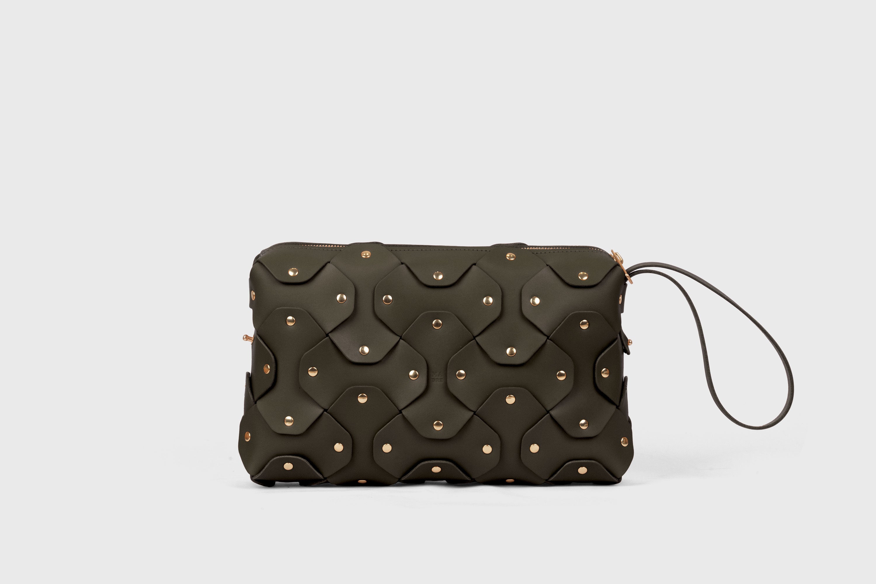 Mala Rivet Bag Grande em Couro Verde-Azeitona, em couro de grão integral com curtimento vegetal, de qualidade premium; mala de mão, mala a tiracolo, clutch; design minimalista e moderno da Atelier Madre / Manuel Dreesmann, Barcelona, Espanha
