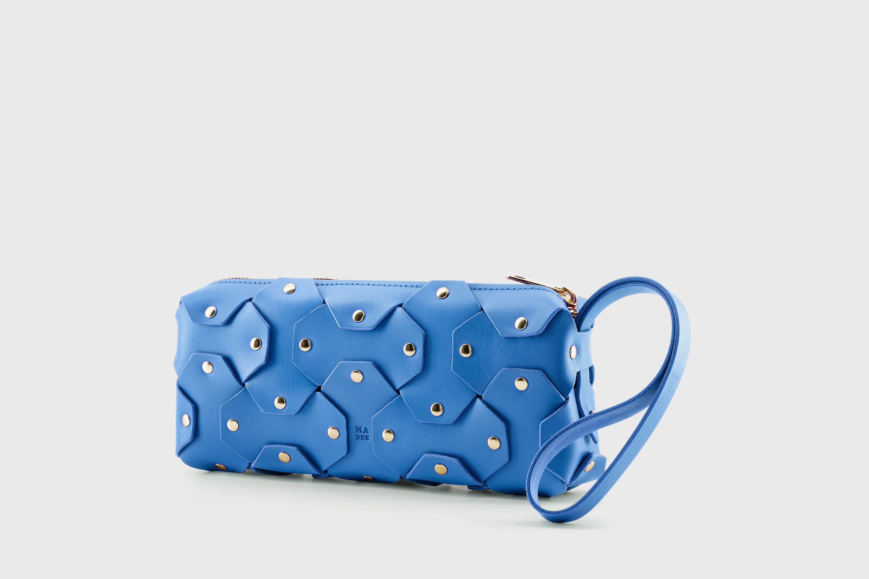 The Rivet Bag Leather Royal Blue Color Vegetable Tanned Full Grain Leather Premium Quality Handbag Crossbody Shoulder Clutch Minimalistic Modern Design Atelier Madre Manuel Dreesmann Barcelona Spain