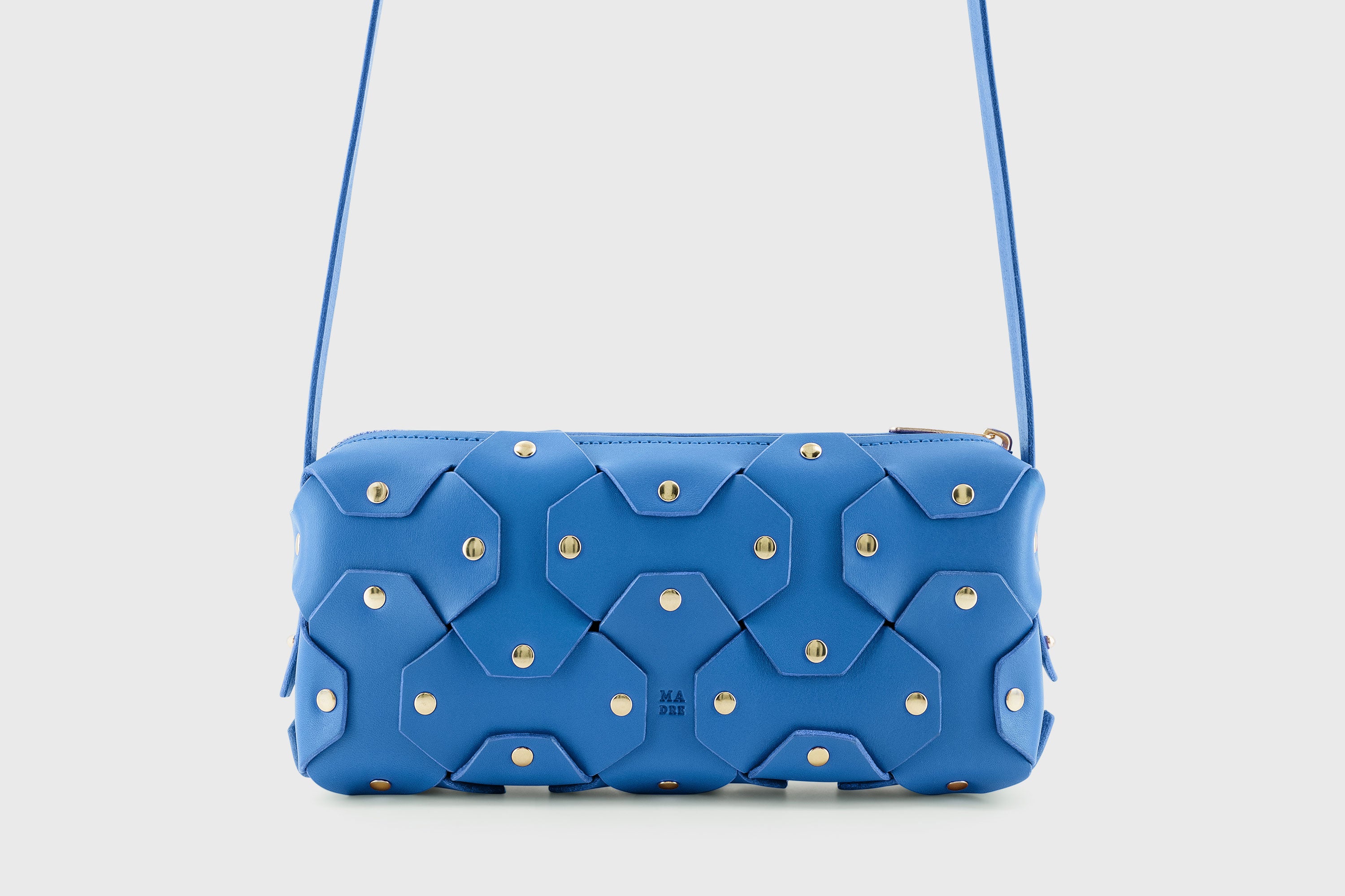 The Rivet Bag Leather Royal Blue Color Vegetable Tanned Full Grain Leather Premium Quality Handbag Crossbody Shoulder Clutch Minimalistic Modern Design Atelier Madre Manuel Dreesmann Barcelona Spain