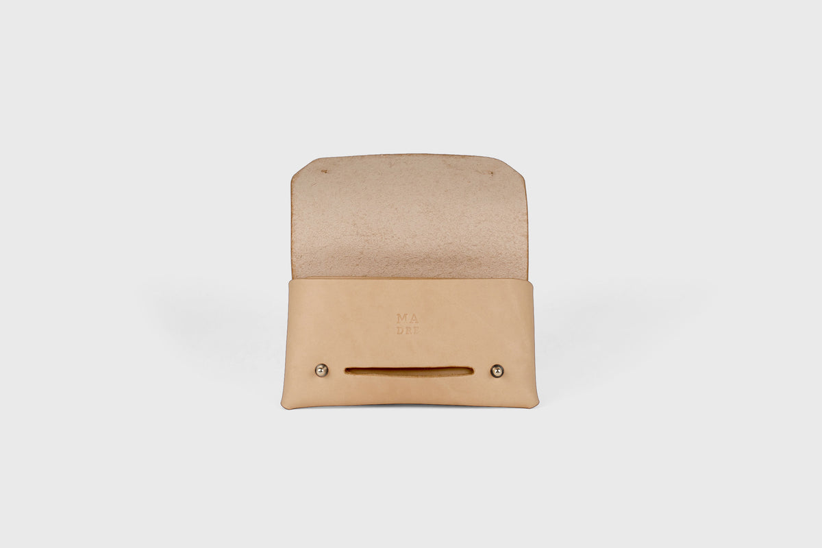 Tobacco Pouch Leather Natural Colour Minimalist Atelier Madre Manuel Dreesmann Barcelona Spain 4