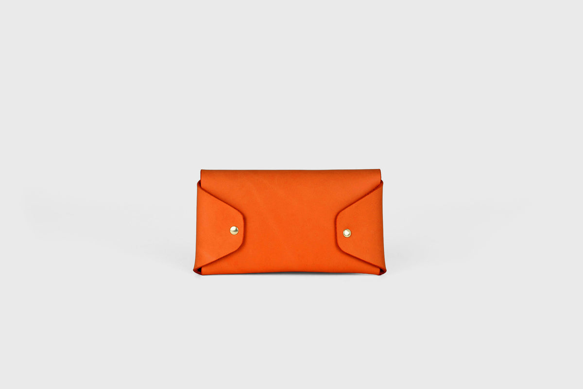 Tobacco Pouch Leather Orange Colour Minimalist Atelier Madre Manuel Dreesmann Barcelona Spain 2