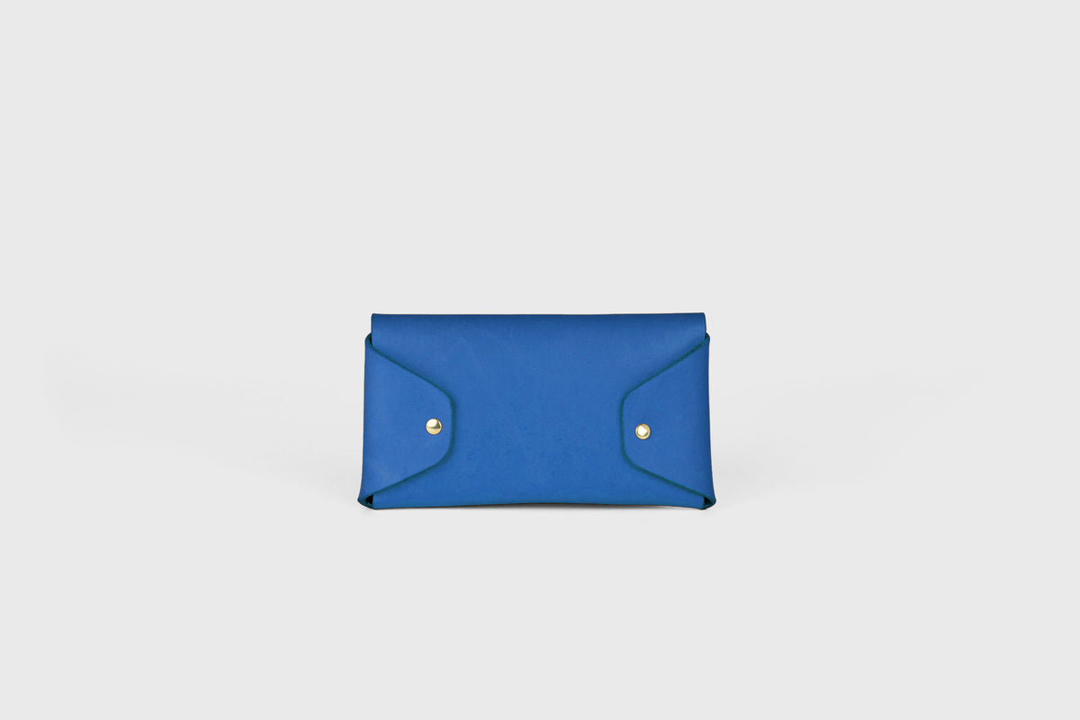 Tobacco Pouch Leather Royal Blue Colour Minimalist Atelier Madre Manuel Dreesmann Barcelona Spain 2