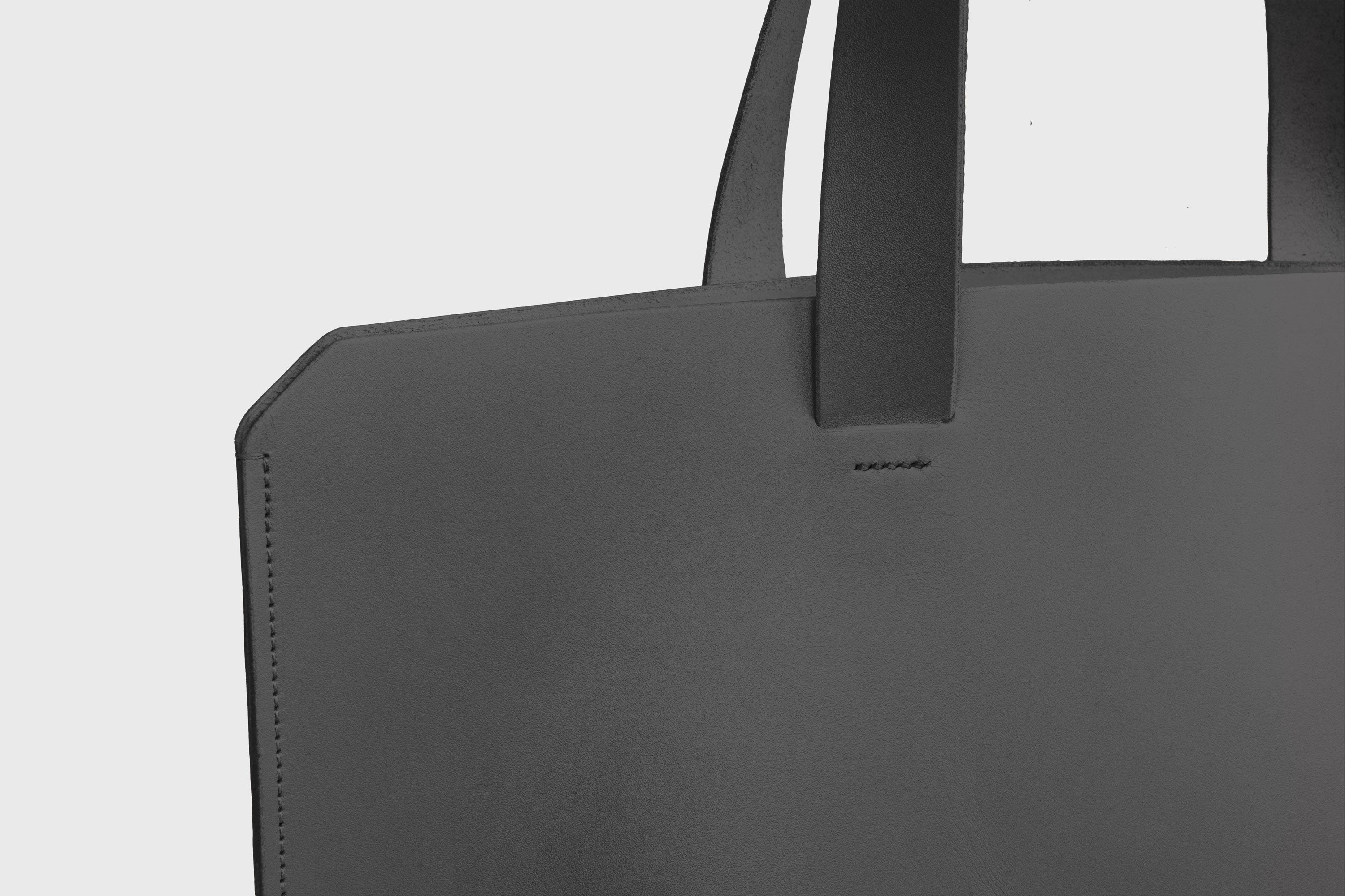Tote Bag Leather Black Color Vegetable Tanned Leather Natural Minimalistic Design By Manuel Dreesmann Atelier Madre Barcelona Spain