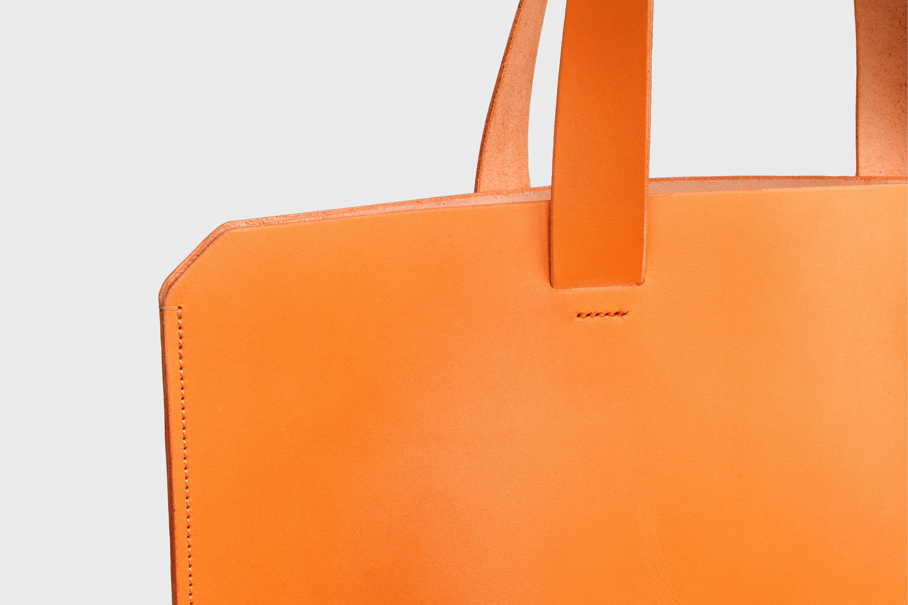 Tote Bag Leather Orange Color Vegetable Tanned Leather Natural Minimalistic Design By Manuel Dreesmann Atelier Madre Barcelona Spain