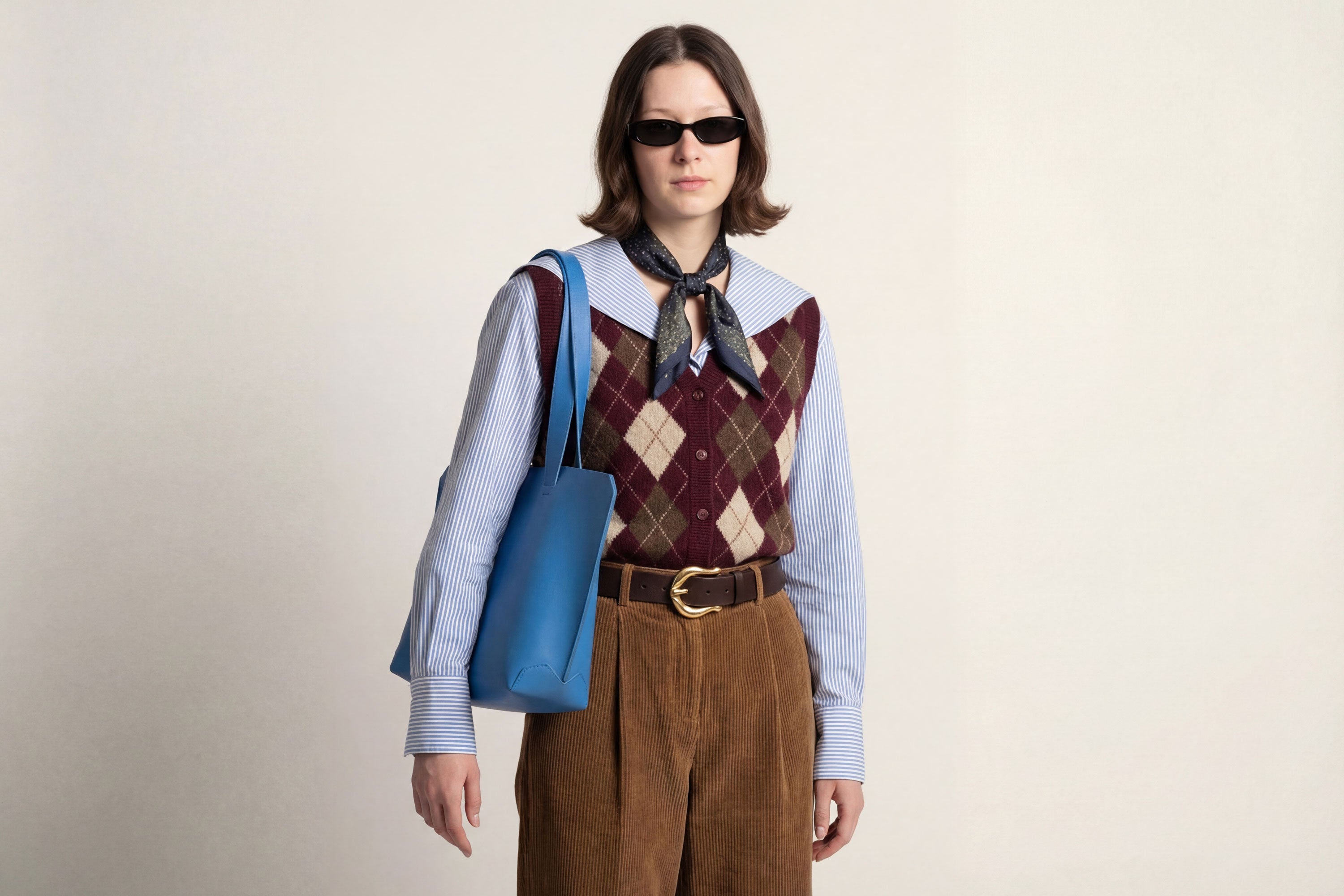 Tote Bag Leather Royal Blue Color On A Woman Model Vegetable Tanned Leather Natural Minimalistic Design By Manuel Dreesmann Atelier Madre Barcelona Spain