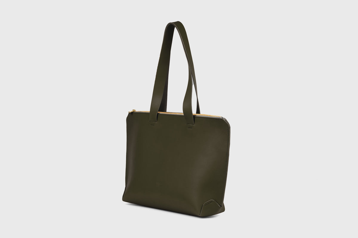 Tote Bag Zipper Olive Green Leather Atelier Madre Manuel Dreesmann Barcelona Spain 3