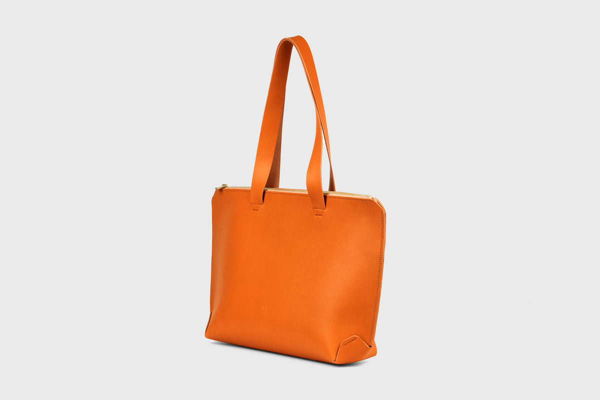 Tote Bag Zipper Orange Leather Atelier Madre Manuel Dreesmann Barcelona Spain 3