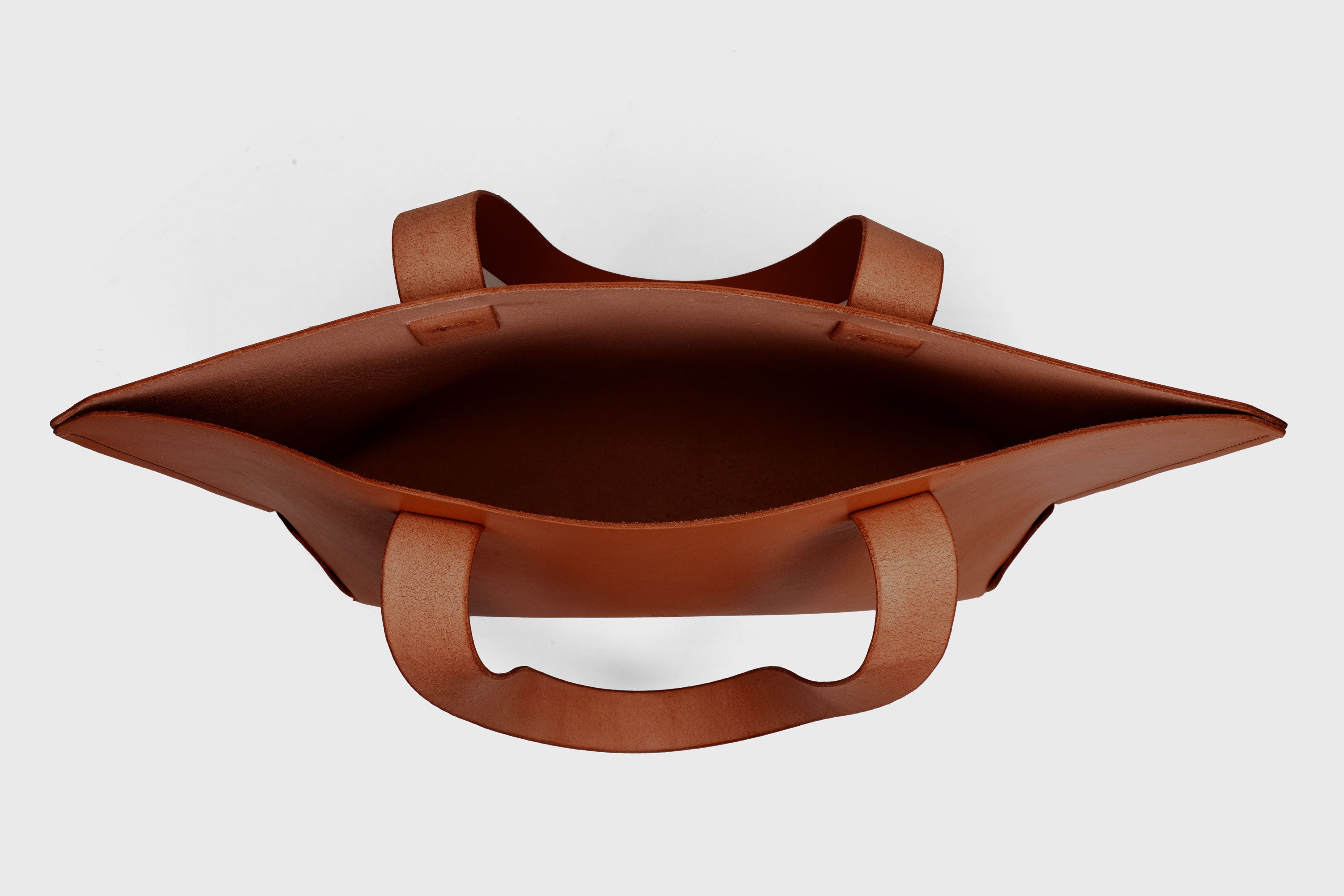 Tote H Bag In Dark Brown Color In Vegetable Tanned Leather Minimalistic Design Open Top Atelier Madre Manuel Dreesmann Barcelona Spain