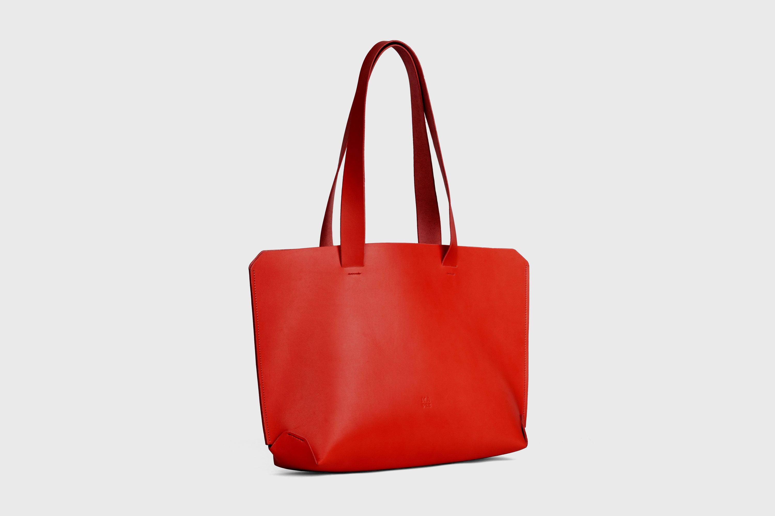 Tote H Bag In Red Color In Vegetable Tanned Leather Minimalistic Design Open Top Atelier Madre Manuel Dreesmann Barcelona Spain