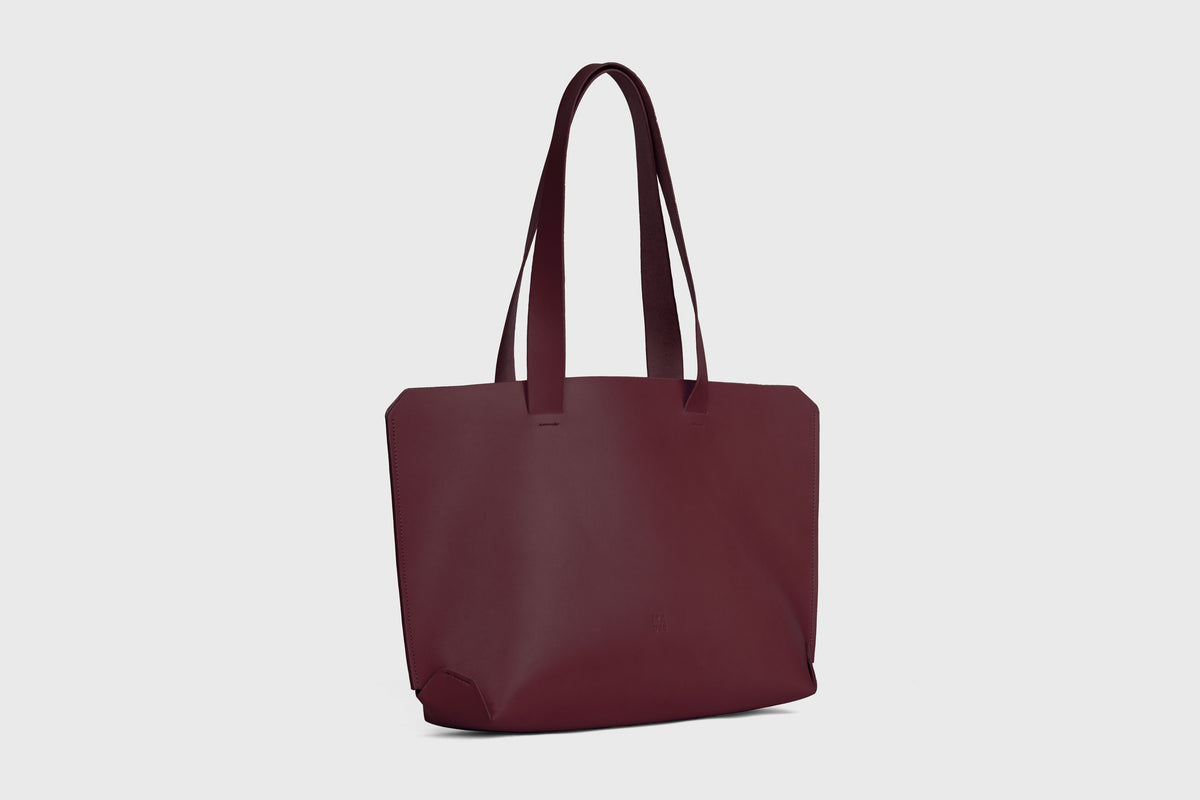 Tote Horizontal Burgundy Leather Tote Atelier Madre Manuel Dreesmann Barcelona Spain 2