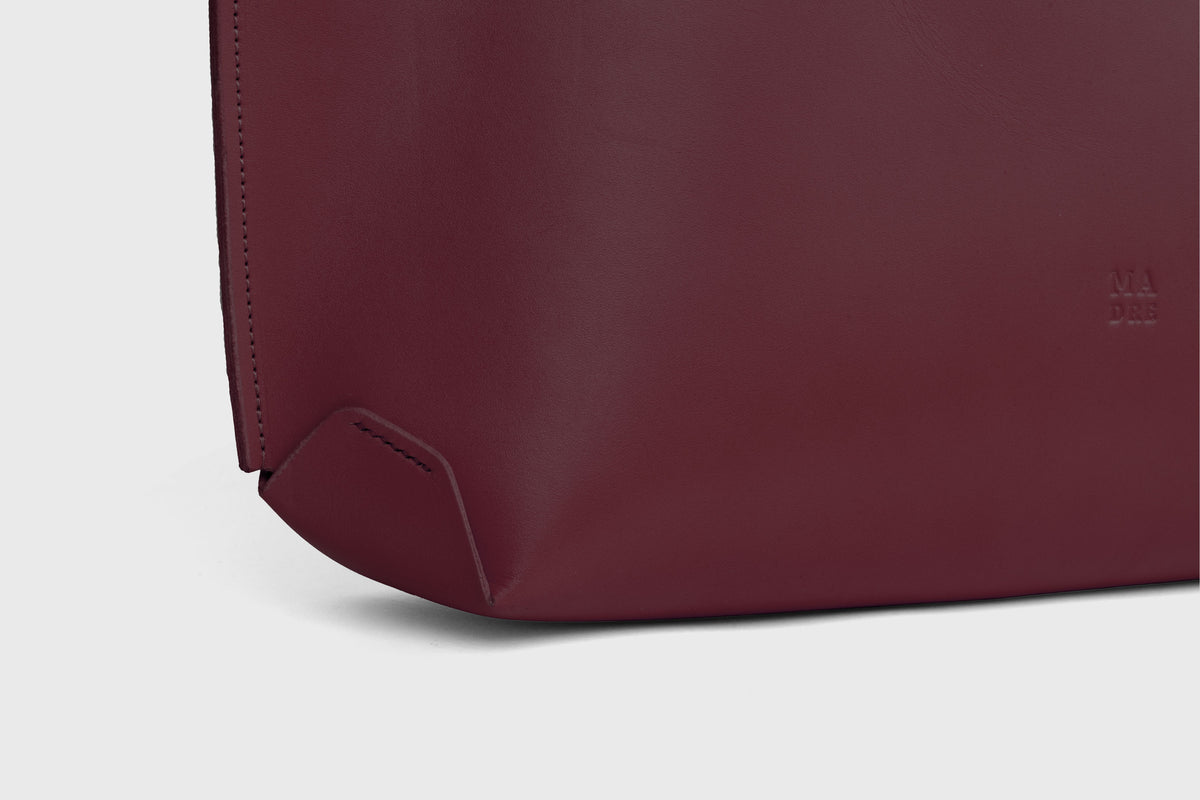 Tote Horizontal Burgundy Leather Tote Atelier Madre Manuel Dreesmann Barcelona Spain 4