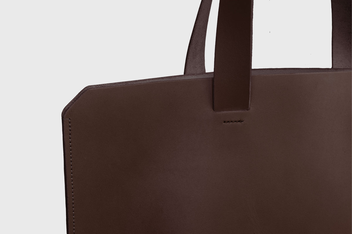 Tote Horizontal Chocolate Brown Leather Tote Atelier Madre Manuel Dreesmann Barcelona Spain 3