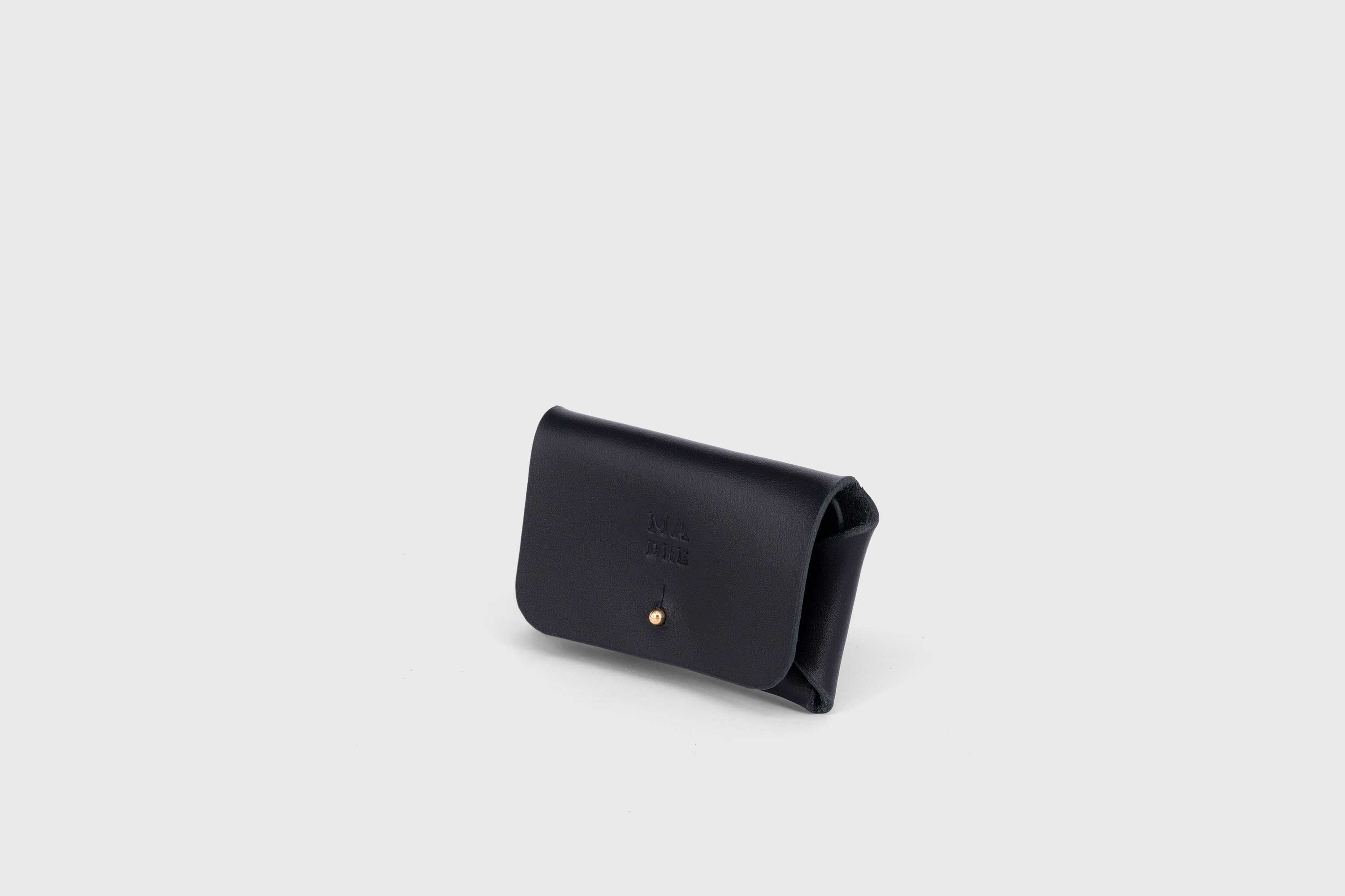 Leather wallet cardholder horizontal design black color minimalist design atelier madre manuel dreesmann barcelona