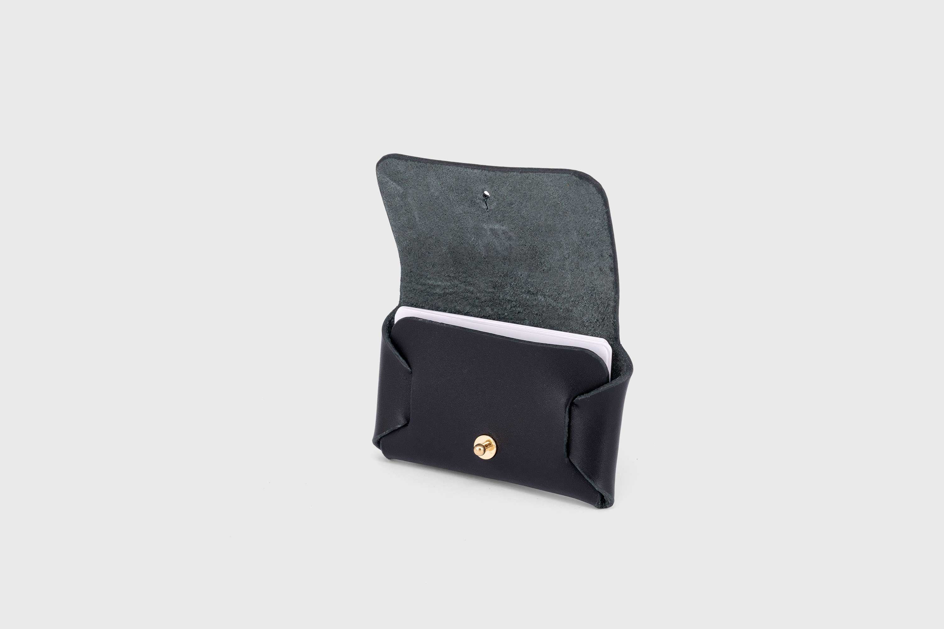 Leather wallet cardholder horizontal design black color minimalist design atelier madre manuel dreesmann barcelona
