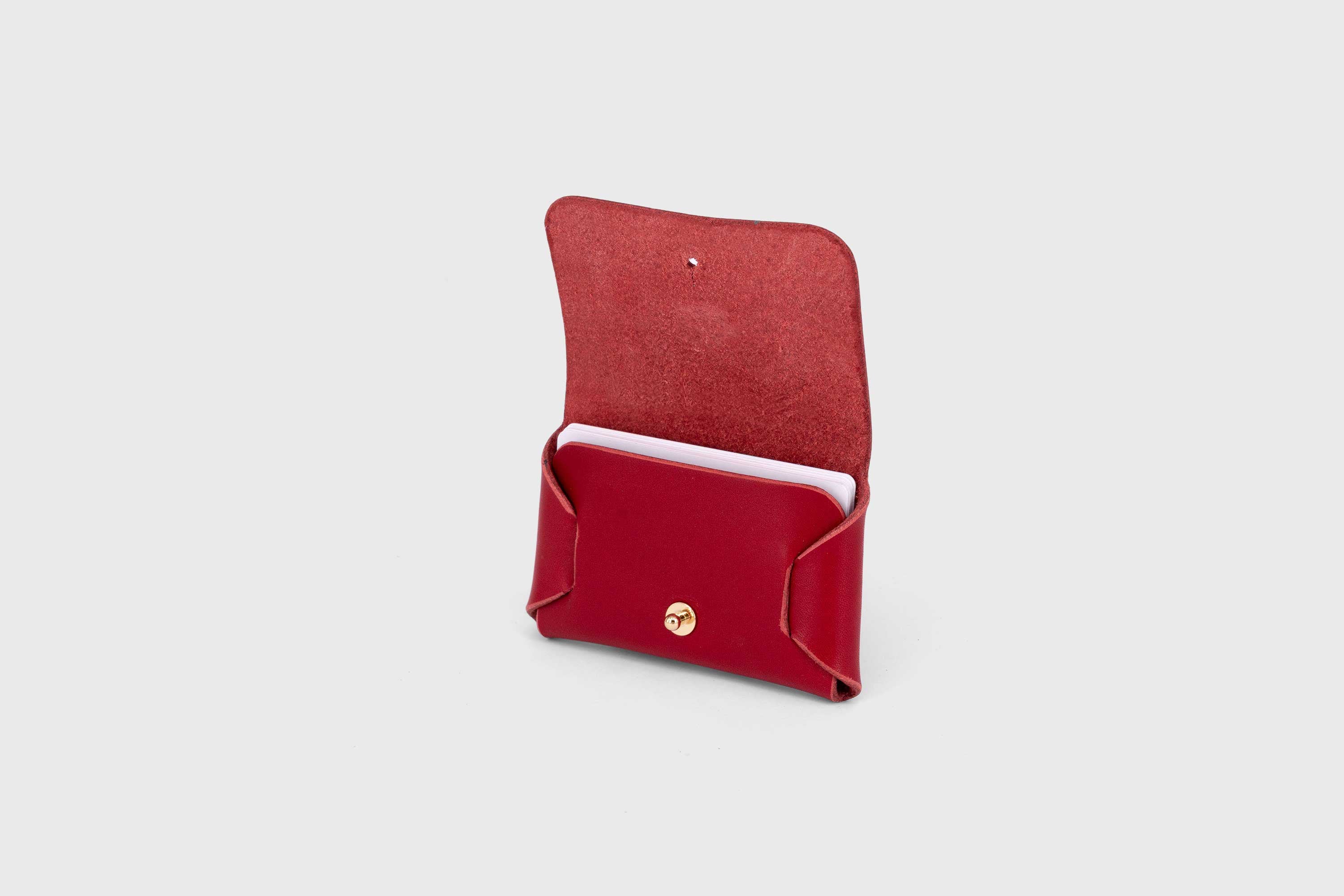 Leather wallet cardholder horizontal design red color minimalist design atelier madre manuel dreesmann barcelona