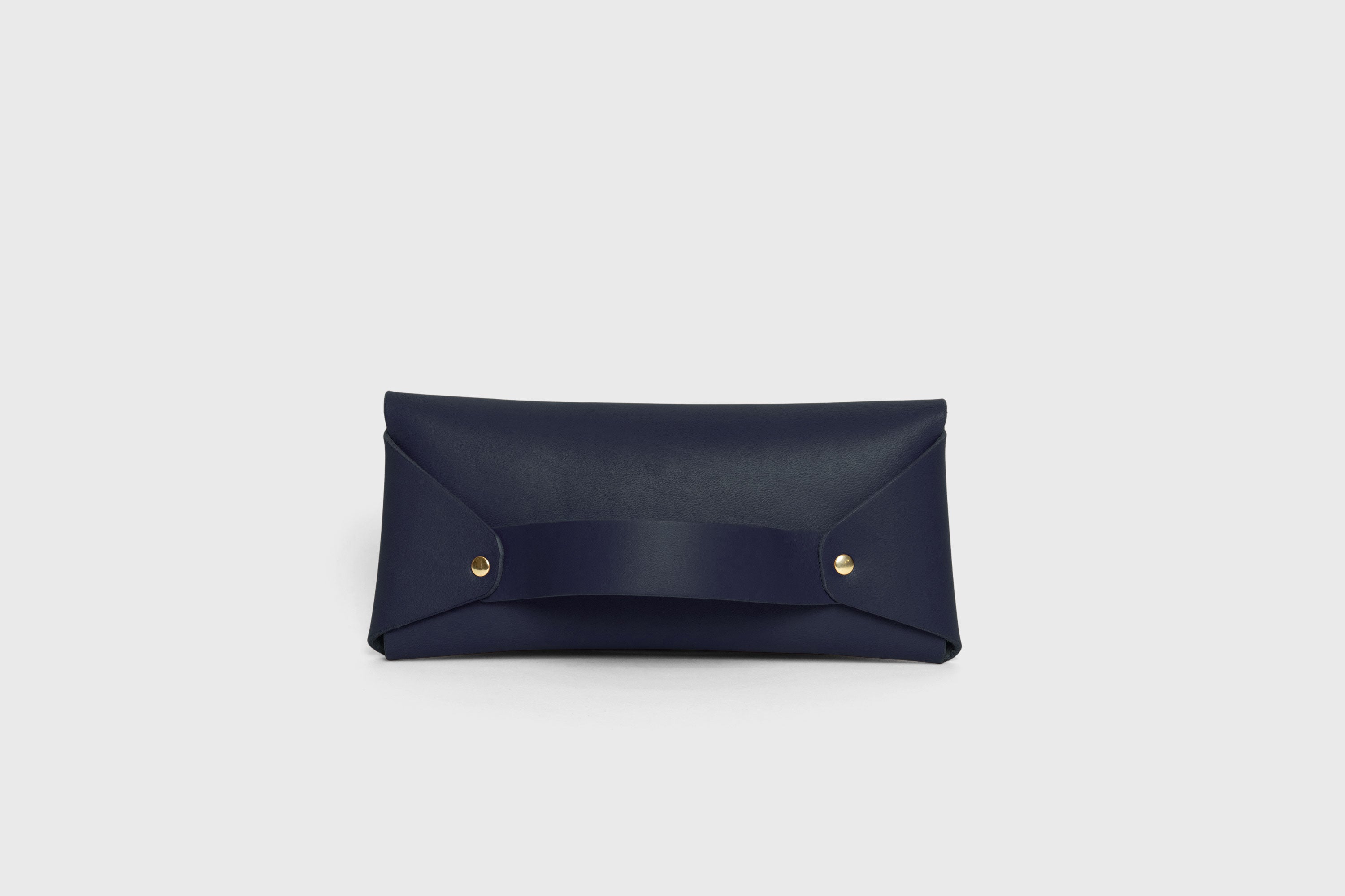 Wallet Pouch Premium Leather Marine Blue Color Multi Compartment Handle Minimalist Design Atelier Madre Manuel Dreesmann Barcelona Spain