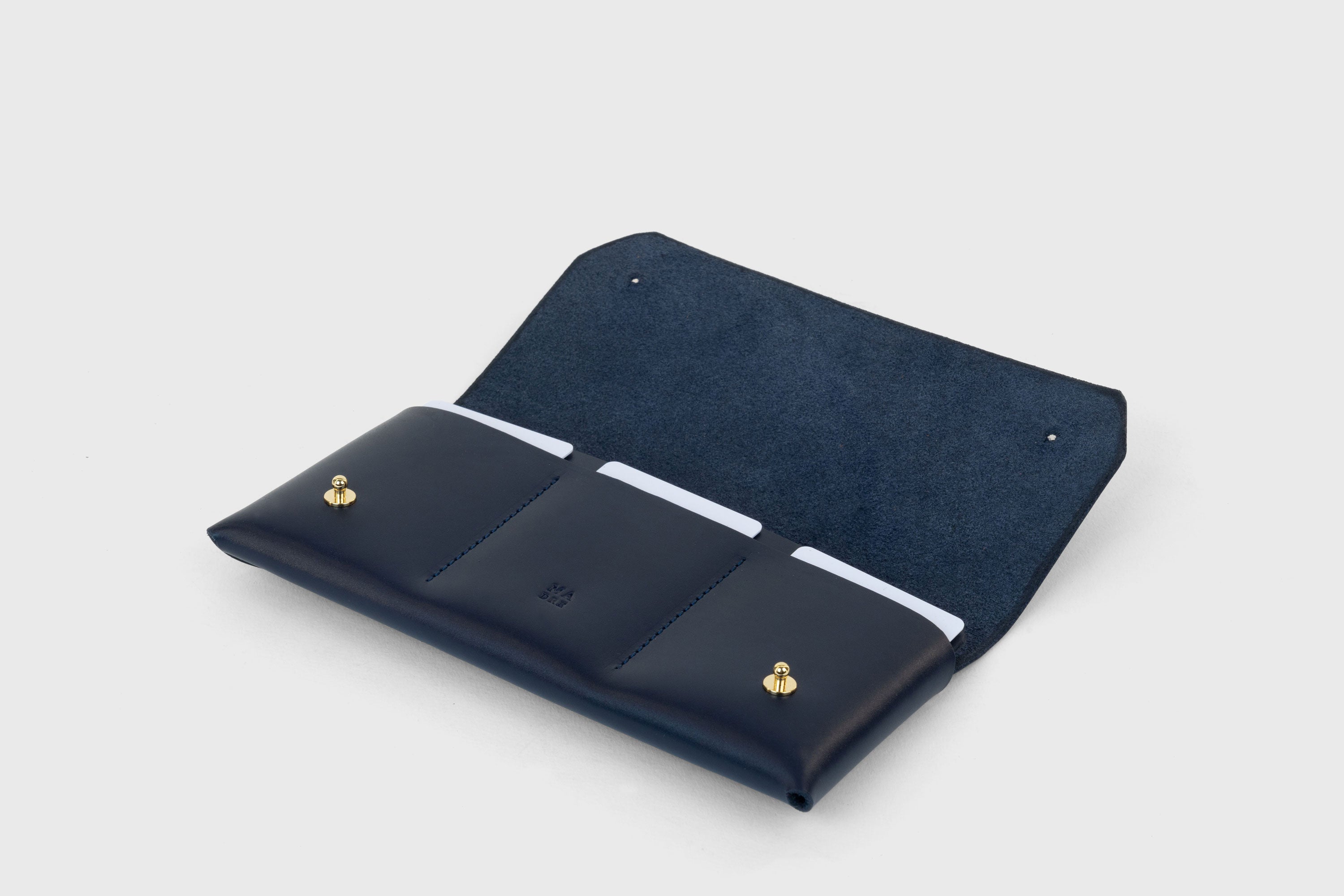 Wallet Pouch Marine Blue Color Leather Cardholder Phone Minimalistic Design Vegetable Tanned Leather Full Grain Premium Quality Atelier Madre Manuel Dreesmann Barcelona Spain