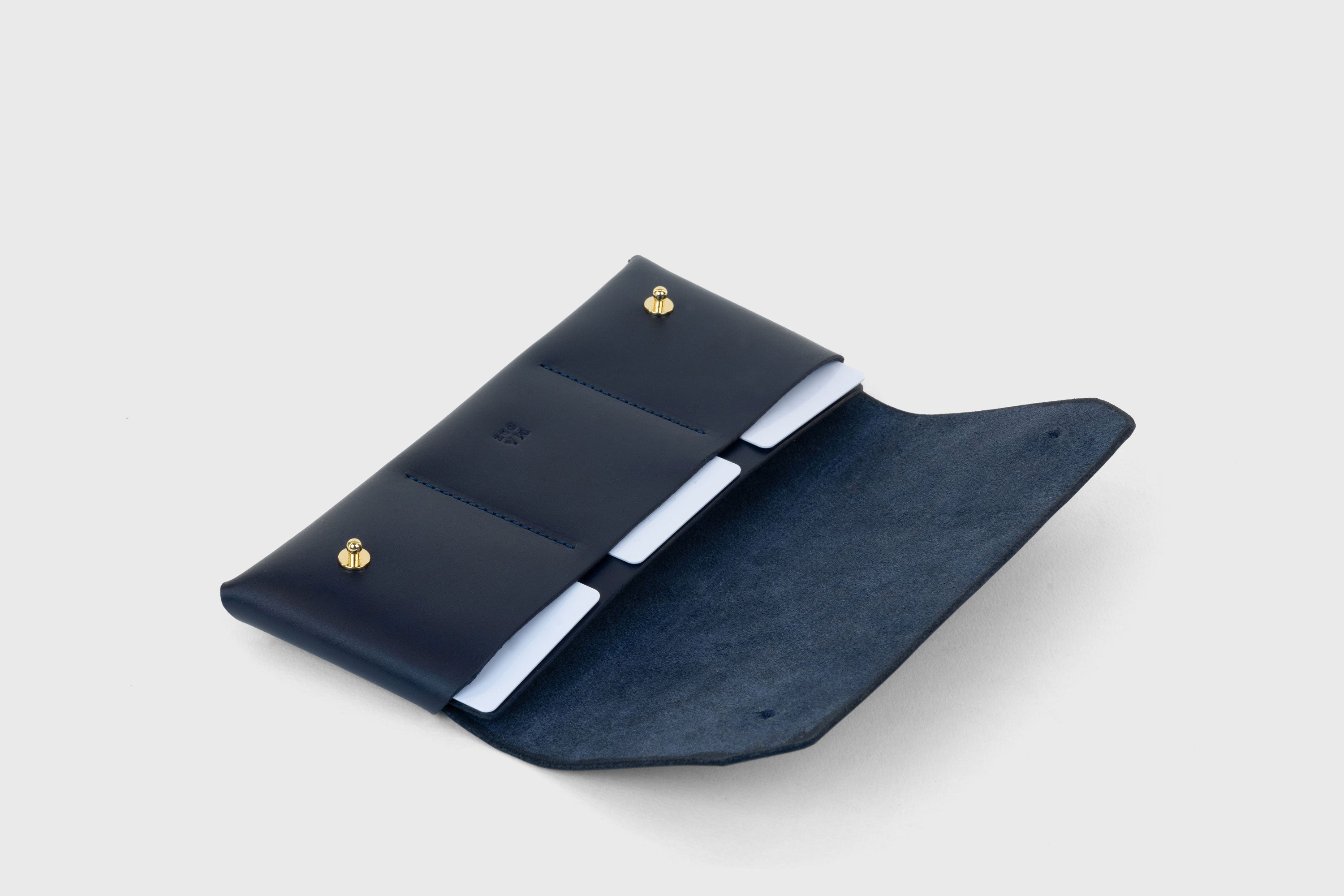 Wallet Pouch Marine Blue Color Leather Cardholder Phone Minimalistic Design Vegetable Tanned Leather Full Grain Premium Quality Atelier Madre Manuel Dreesmann Barcelona Spain