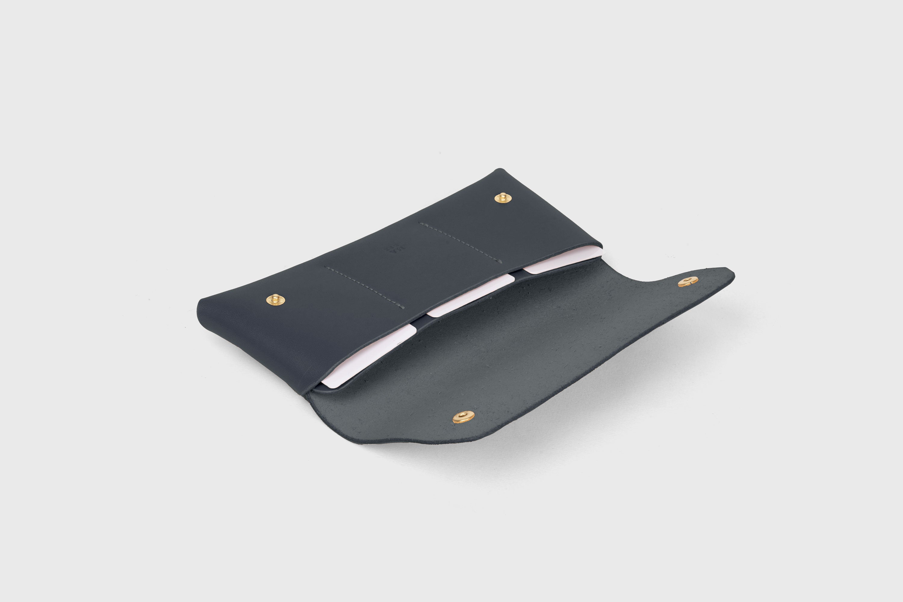 Wallet Pouch Marine Blue Leather Cardholder Phone Minimalistic Design Vegetable Tanned Leather Full Grain Premium Quality Atelier Madre Manuel Dreesmann Barcelona Spain