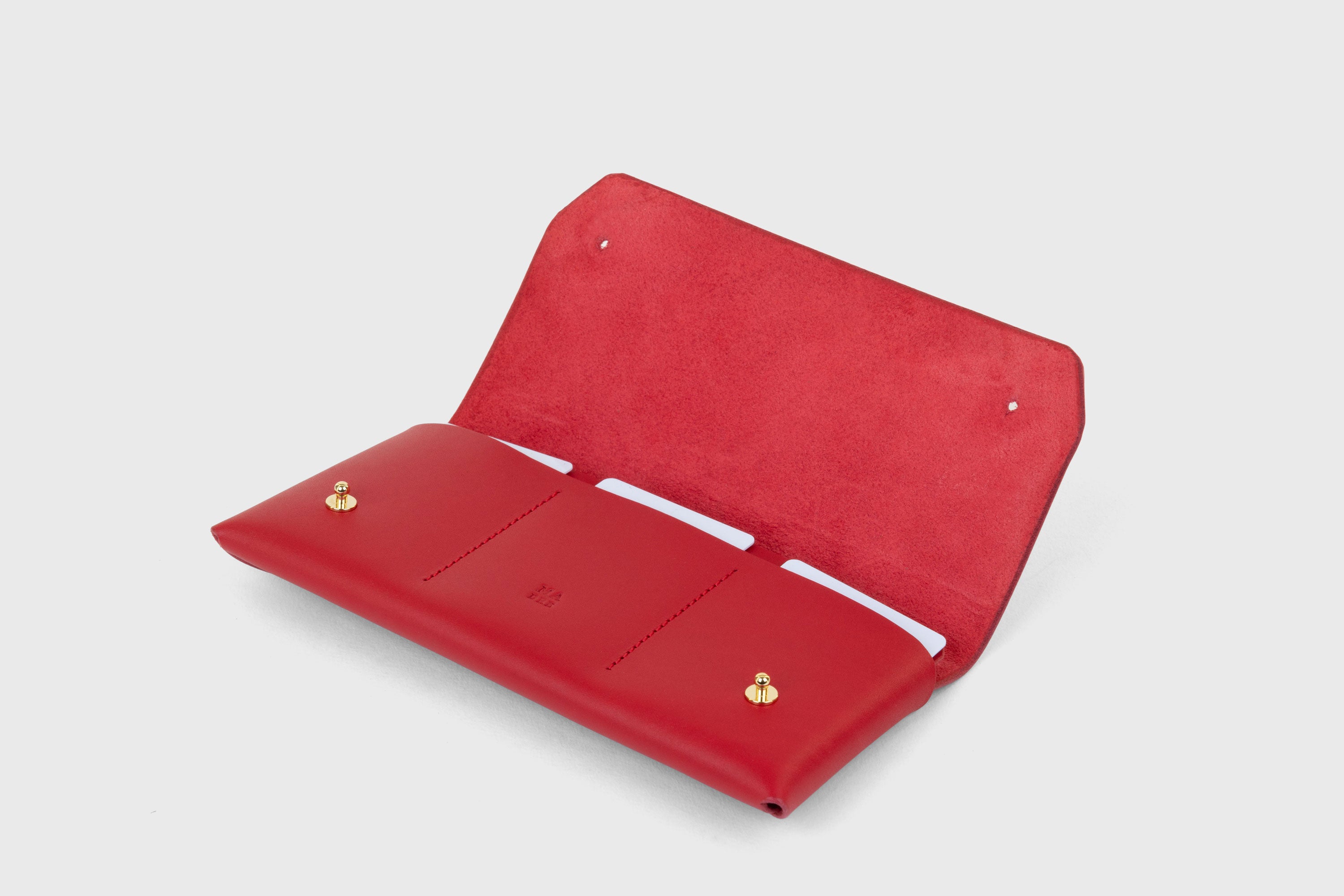 Wallet Pouch Red Color Leather Cardholder Phone Minimalistic Design Vegetable Tanned Leather Full Grain Premium Quality Atelier Madre Manuel Dreesmann Barcelona Spain