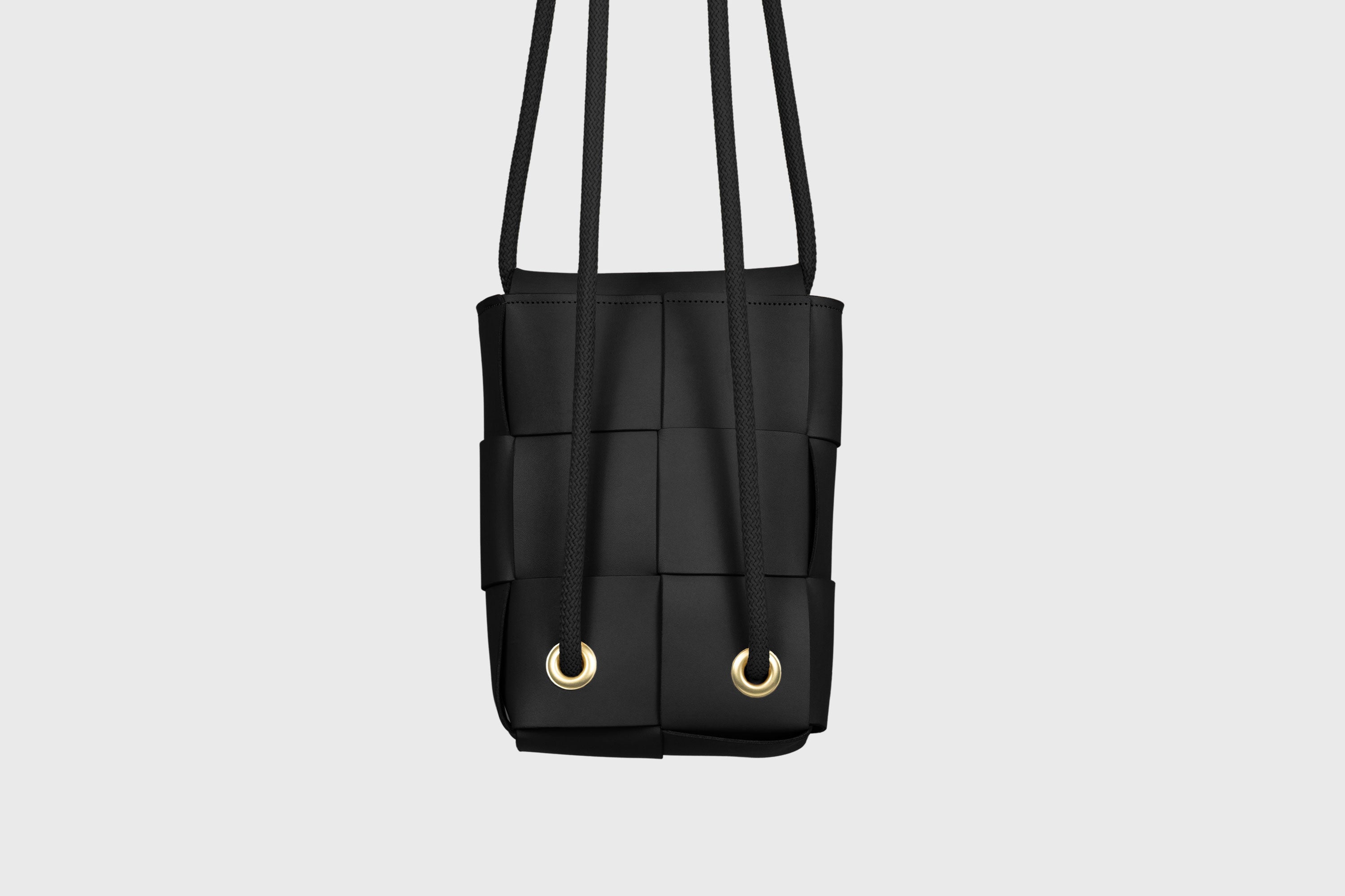 Woven Backpack Black Color Leather Weave Full Grain Vegetable Tanned Leather Premium Quality Minimalistic Modern Designer Atelier Madre Barcelona Spain