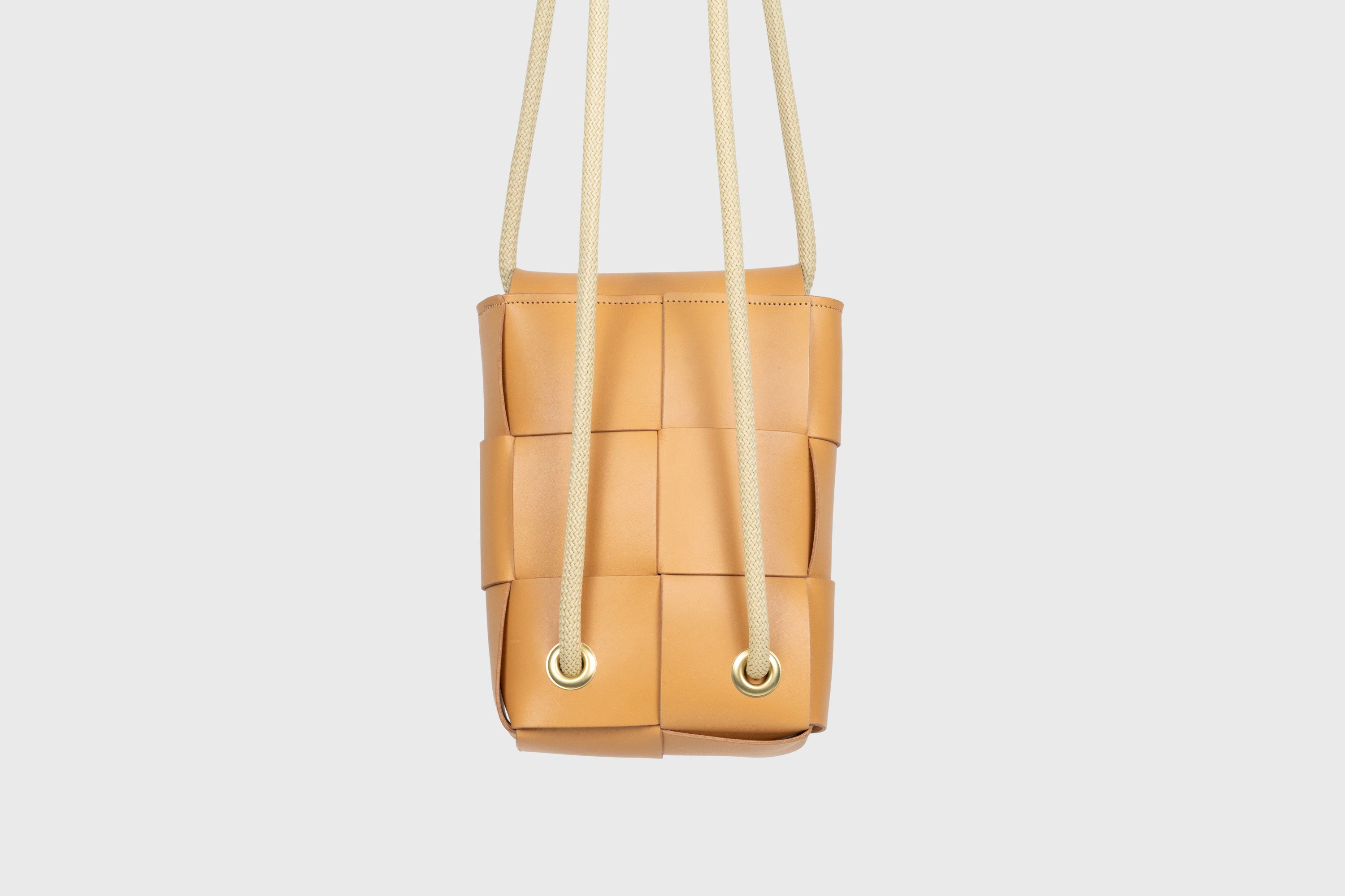 Woven Backpack Brown Color Leather Weave Full Grain Vegetable Tanned Leather Premium Quality Minimalistic Modern Designer Atelier Madre Barcelona Spain
