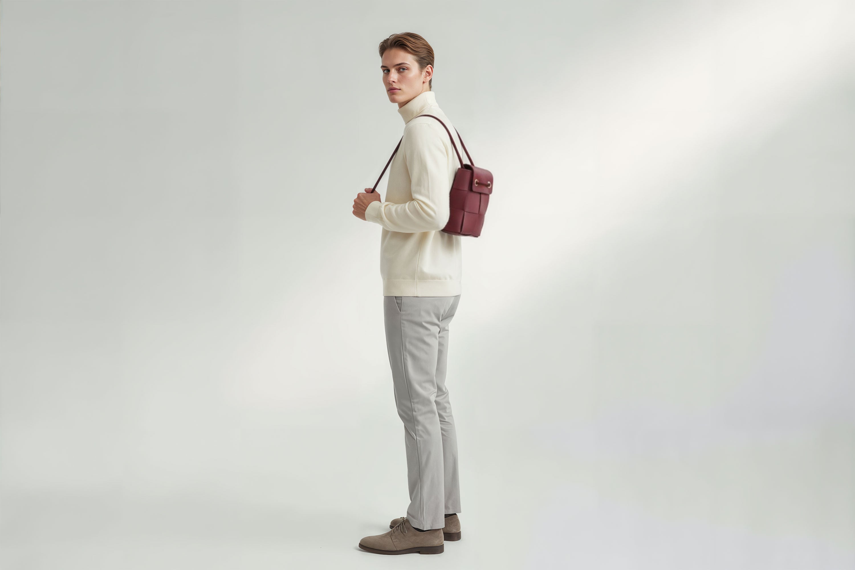 Woven Backpack Medium Red Leather On Model Minimalistic Design Atelier Madre Manuel Dreesmann Barcelona