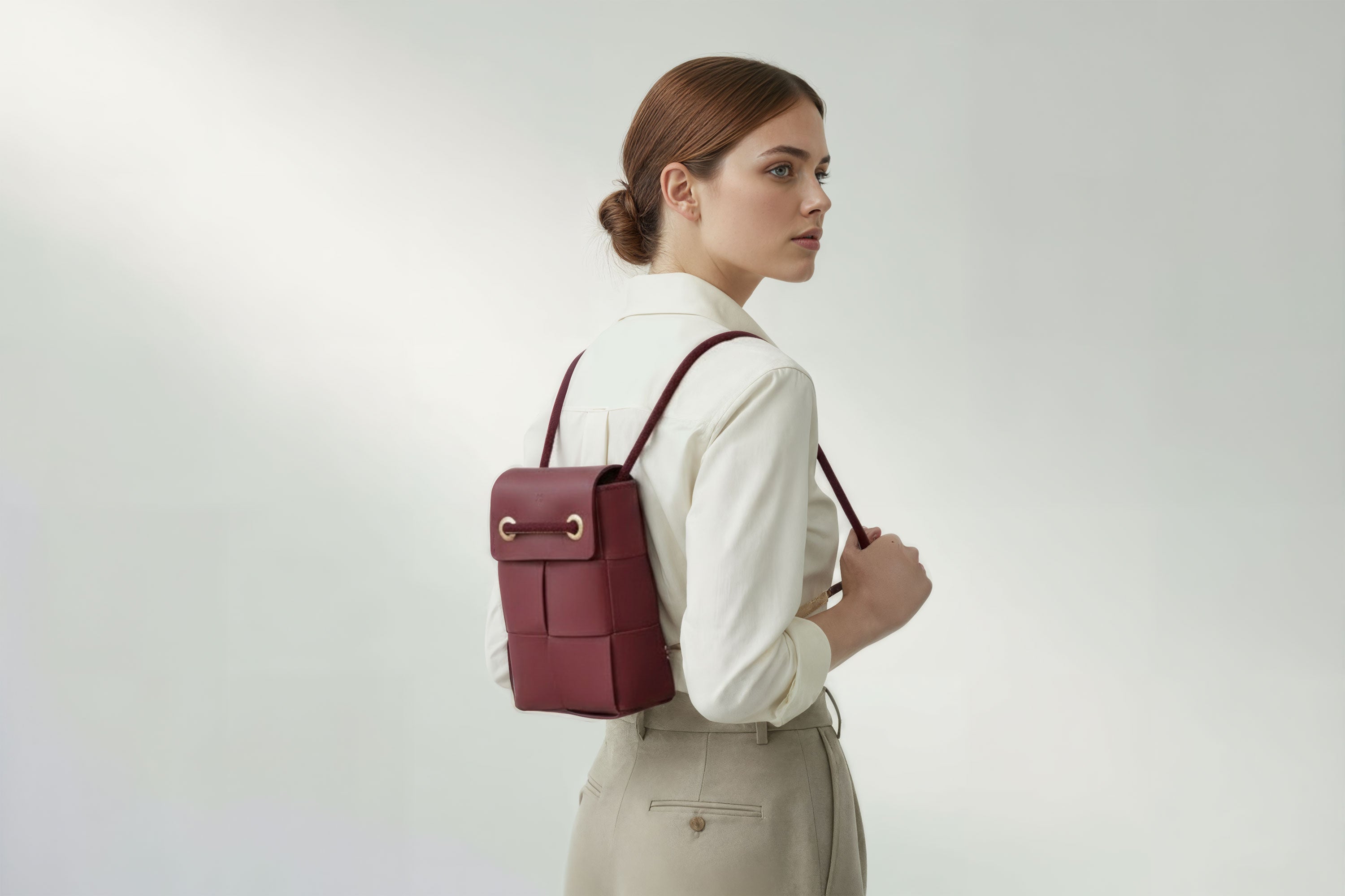 Woven Backpack Medium Red Leather On Model Minimalistic Design Atelier Madre Manuel Dreesmann Barcelona
