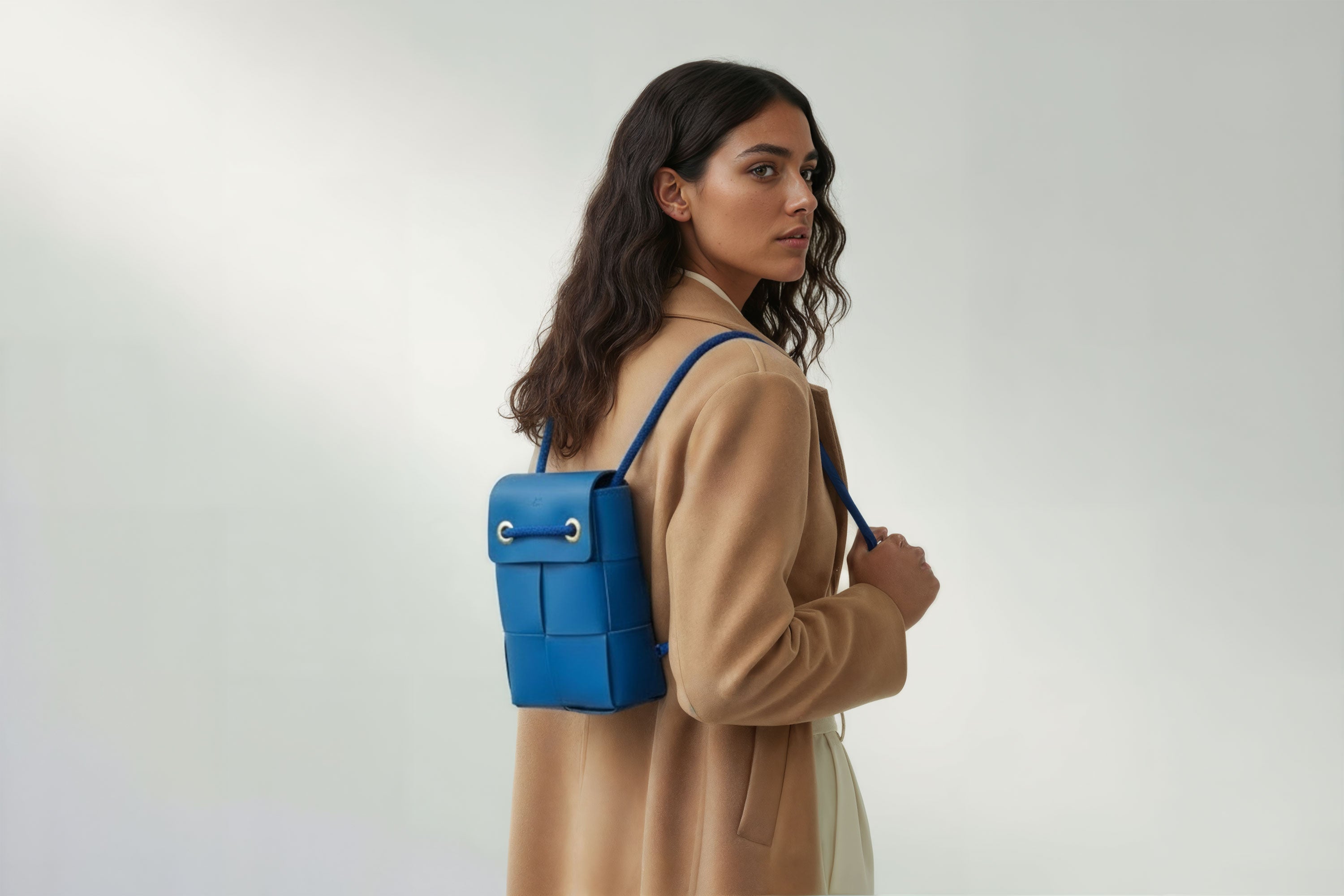 Woven Backpack Medium Royal Blue Leather On Model Minimalistic Design Atelier Madre Manuel Dreesmann Barcelona