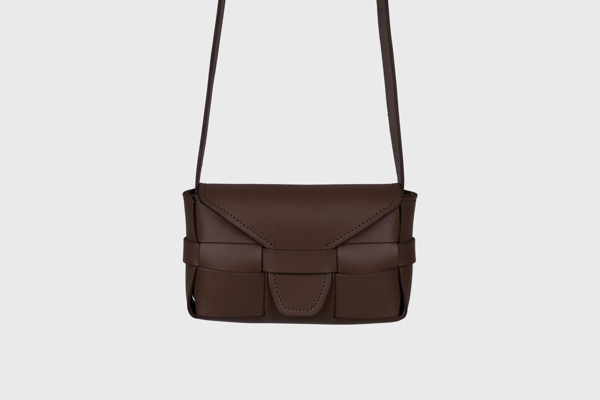 Woven Saka Small Chocolate Brown Woven Leather Bag Atelier Madre Manuel Dreesmann Barcelona Spain 2