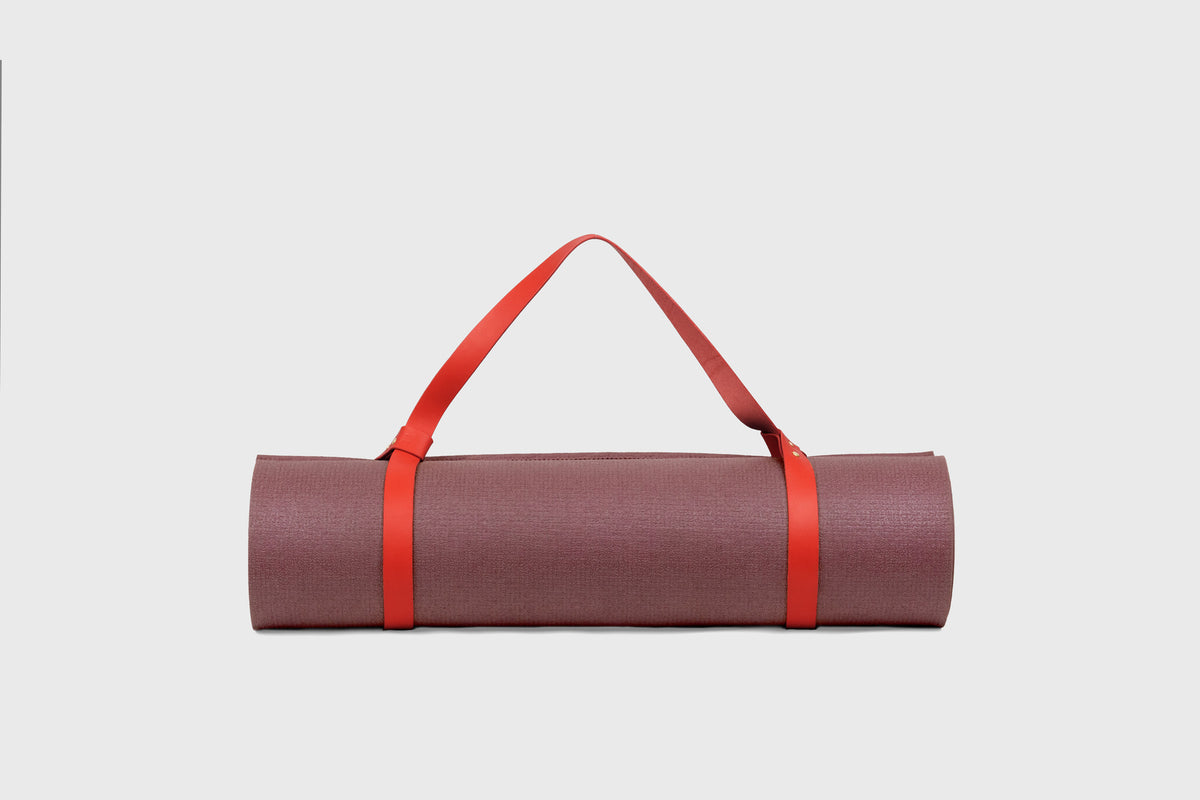Yoga Mat Strap Red Leather Manuel Dreesmann Atelier Madre Barcelona Spain 1