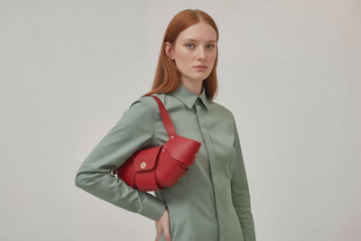 Croissant Bag Red Color Leather On Model Loop Atelier Madre Manuel Dreesmann Barcelona Video