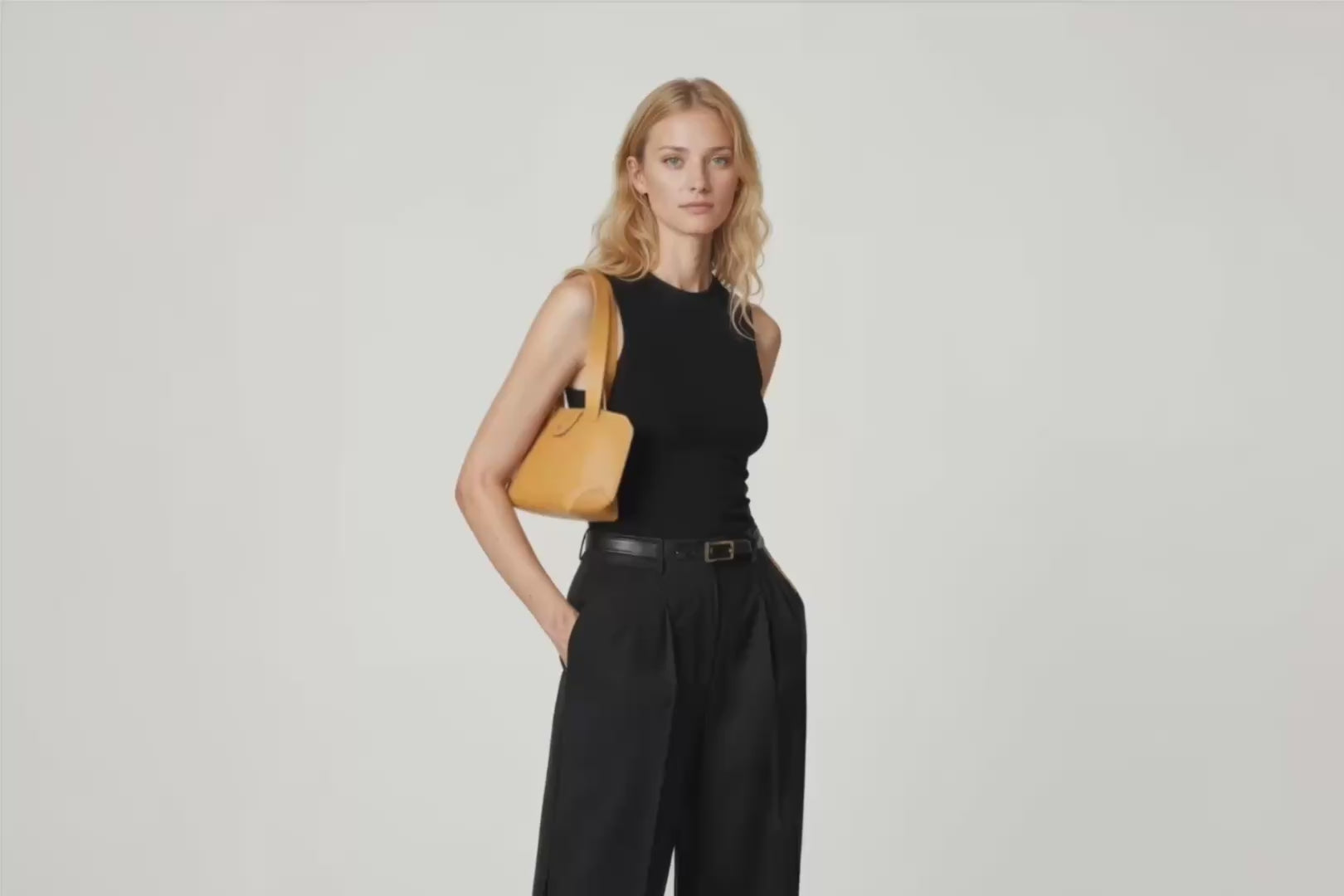 Medium Tote Bag Brown Color On Model Video Loop Leather Premium Quality Minimalist Modern Design Atelier Madre Manuel Dreesmann Barcelona Spain