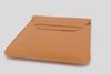 Leather Case For MacBook Brown Color Vertical 360 Degree Turntable Video Closure Protection Business Modern Minimalist Design Handcrafted High Quality Full Grain Vegetable Tanned Leather Atelier Madre Manuel Dreesmann Barcelona Spain