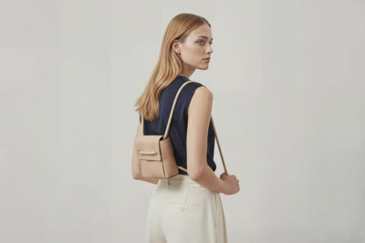 Woven Backpack Small Natural Leather On Model Minimalistic Design Atelier Madre Manuel Dreesmann Barcelona 