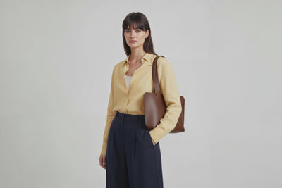Tote Bag Leather Zipper Dark Brown Color On A Woman Model Premium Quality Minimalist Design Atelier Madre Manuel Dreesmann Barcelona Spain