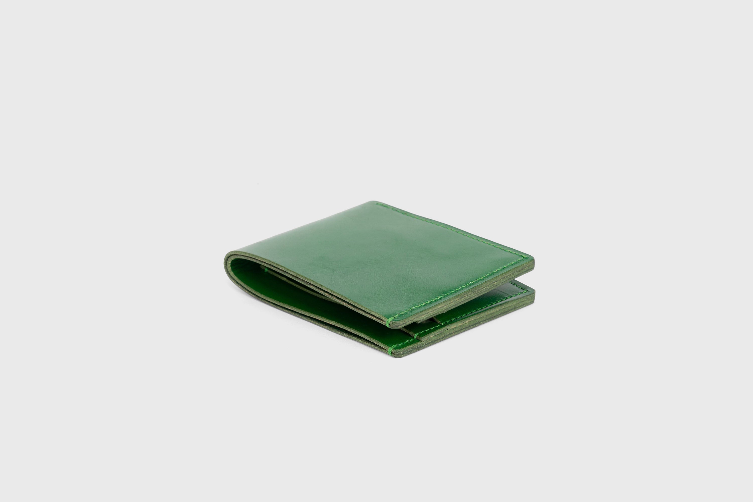 Bifold Wallet Grass Green Leather Vegetable Tanned Leather Premium Classic Design and Handcrafted By Atelier Madre Manuel Dreeesmann Barcelona Spain