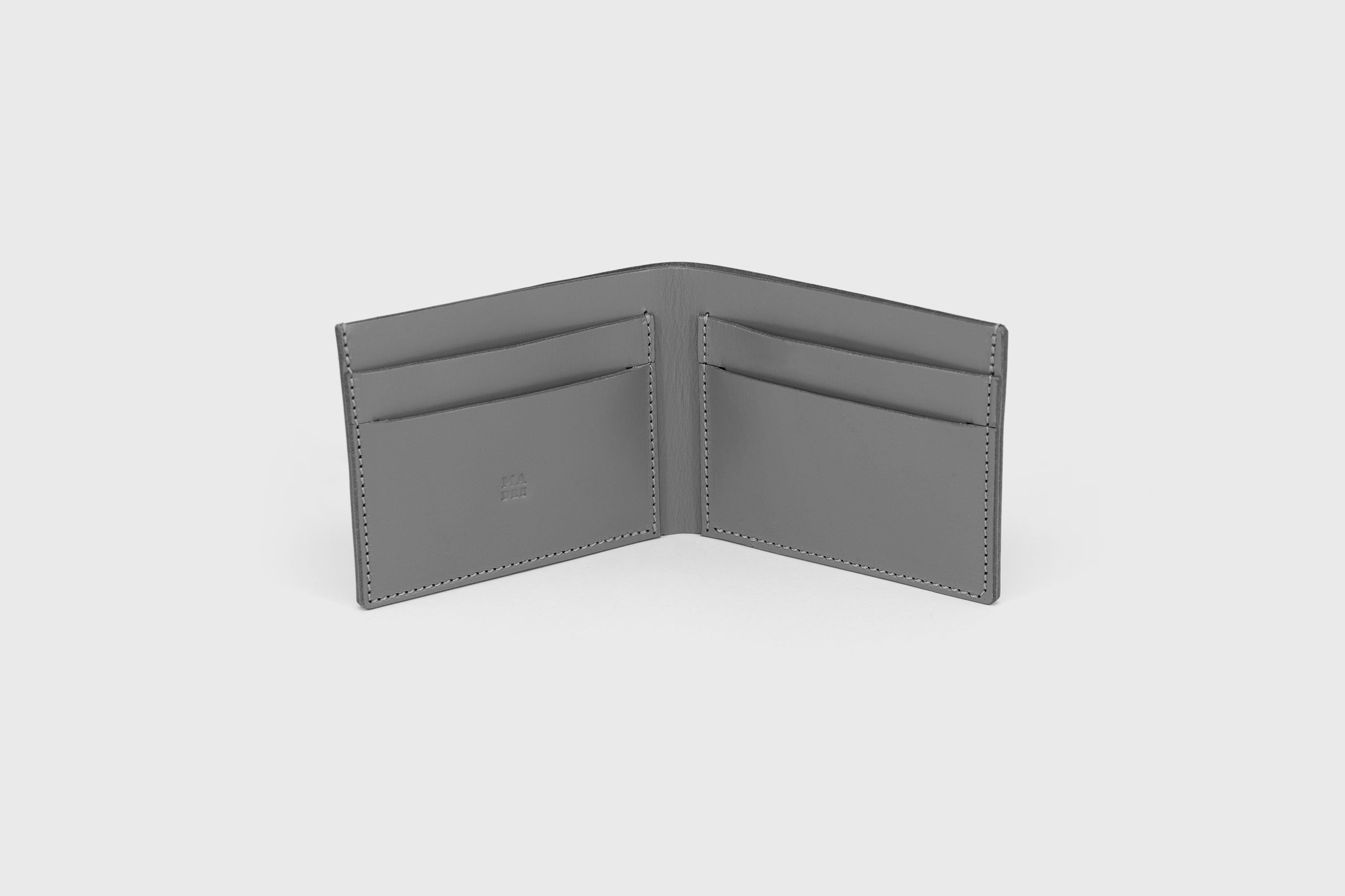 Bifold Wallet Light Grey Leather Vegetable Tanned Leather Premium Classic Design and Handcrafted By Atelier Madre Manuel Dreeesmann Barcelona Spain