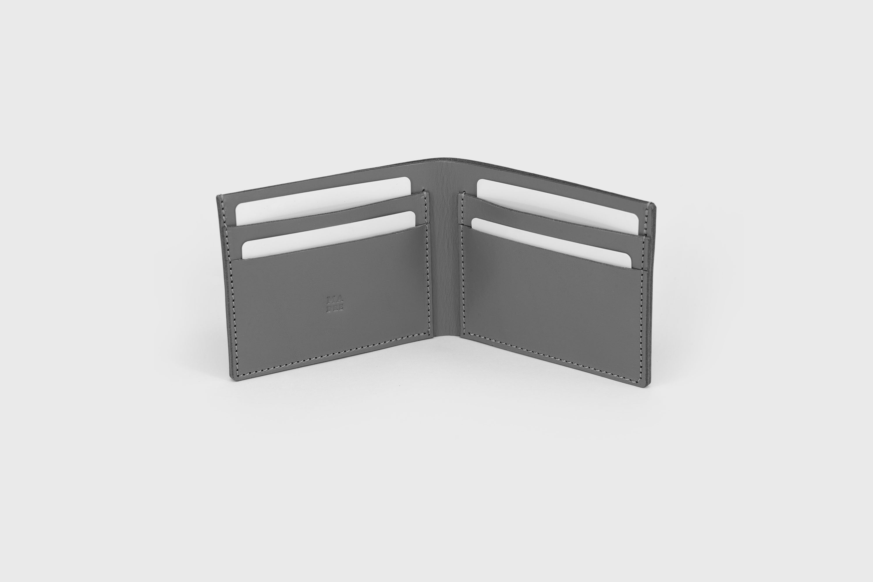 Bifold Wallet Light Grey Leather Vegetable Tanned Leather Premium Classic Design and Handcrafted By Atelier Madre Manuel Dreeesmann Barcelona Spain