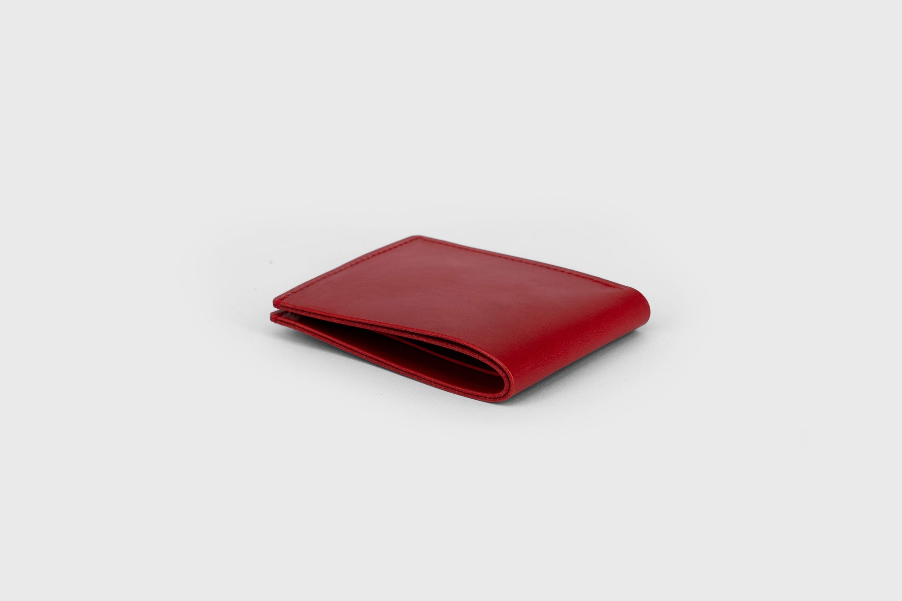 Bifold Wallet Red Leather Vegetable Tanned Leather Premium Classic Design and Handcrafted By Atelier Madre Manuel Dreeesmann Barcelona Spain