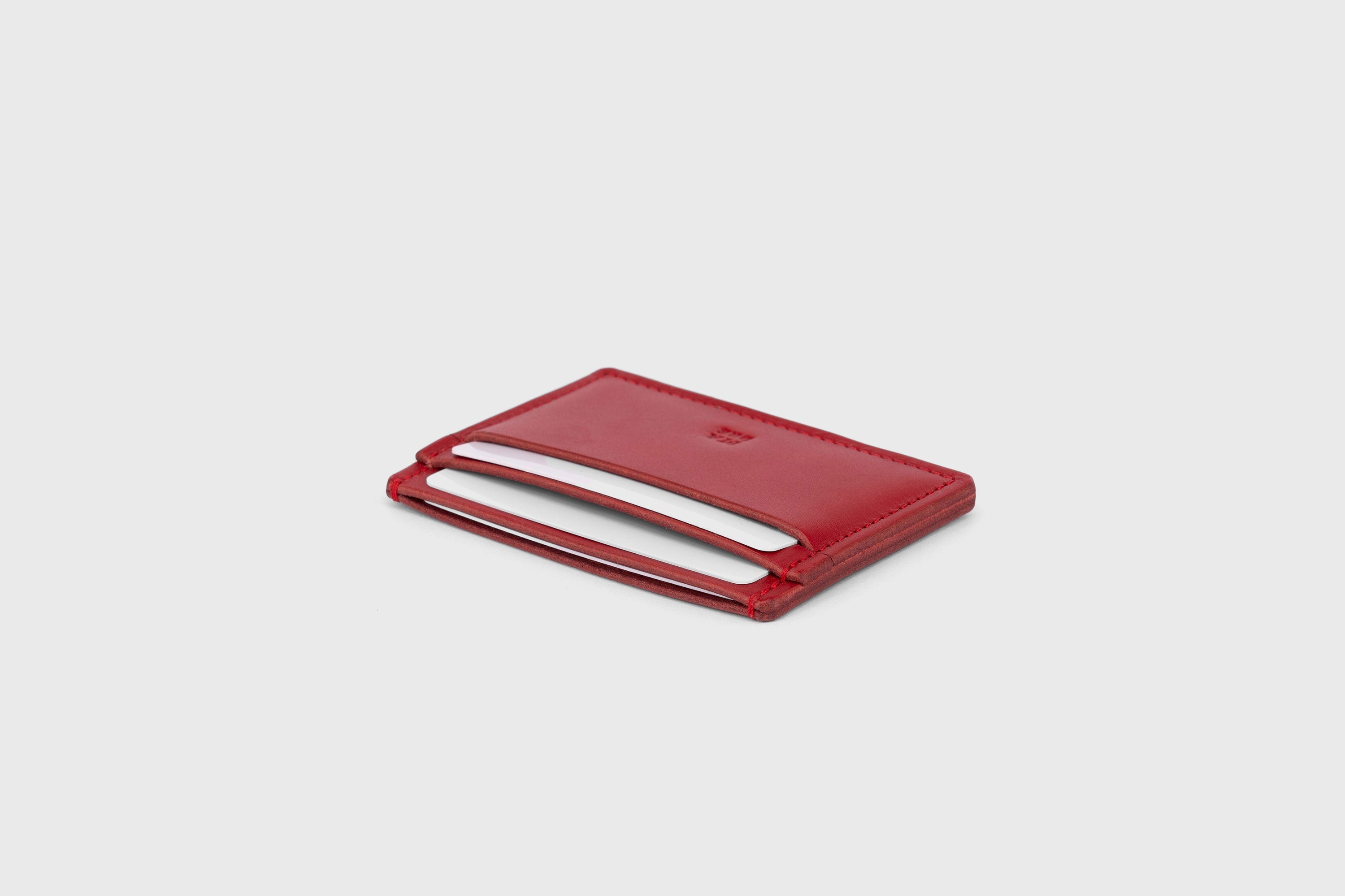 Credit Card Wallet in Red Leather Vachetta Vegetable Tanned Leather Handmade and Premium Design by Atelier Madre Manuel Dreesmann Barcelona Spain
