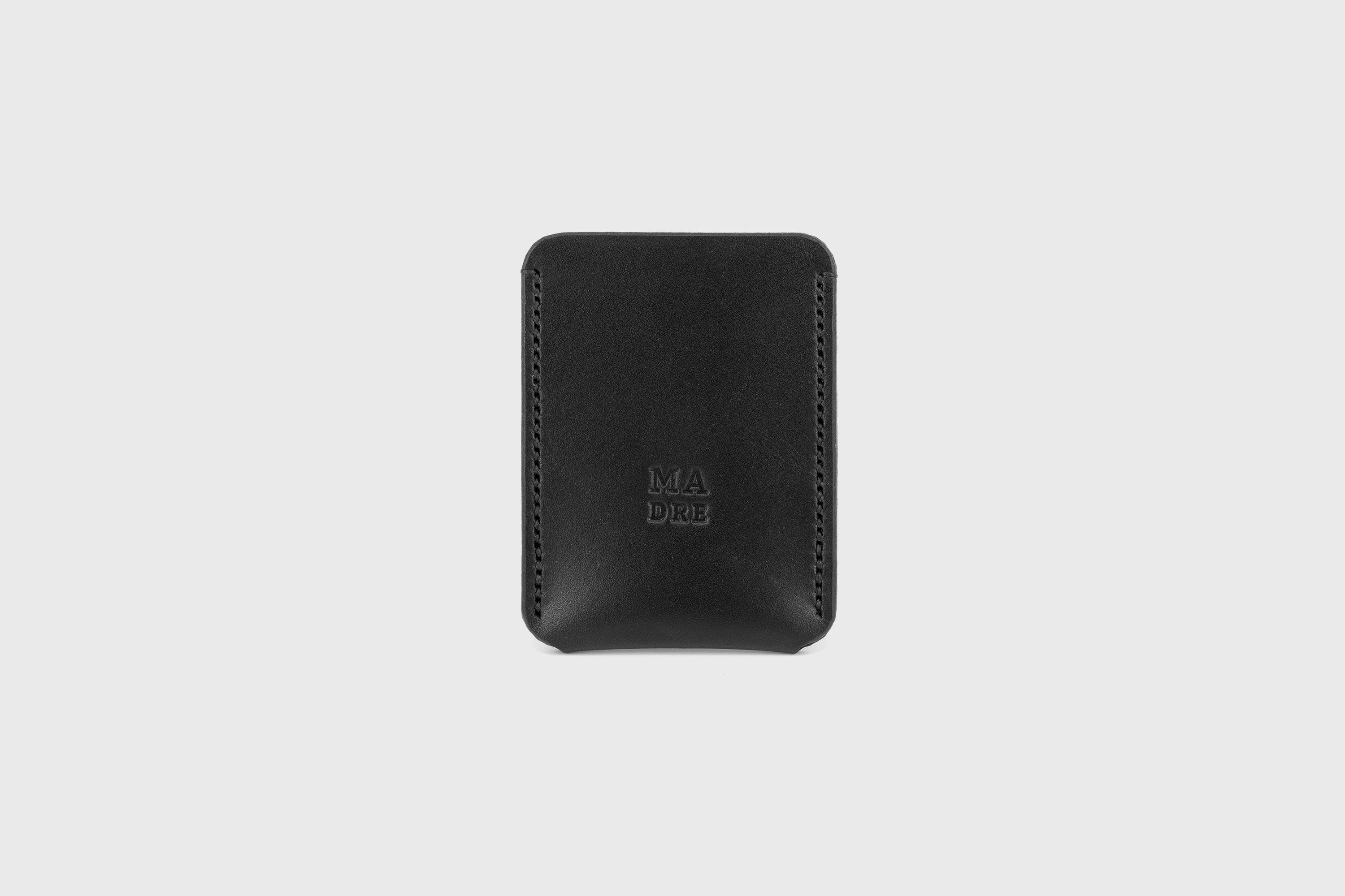 Cardholder single wallet black leather vachetta full grain vegetable tanned minimal design handmade by Atelier Madre Manuel Dreesmann Barcelona Spain