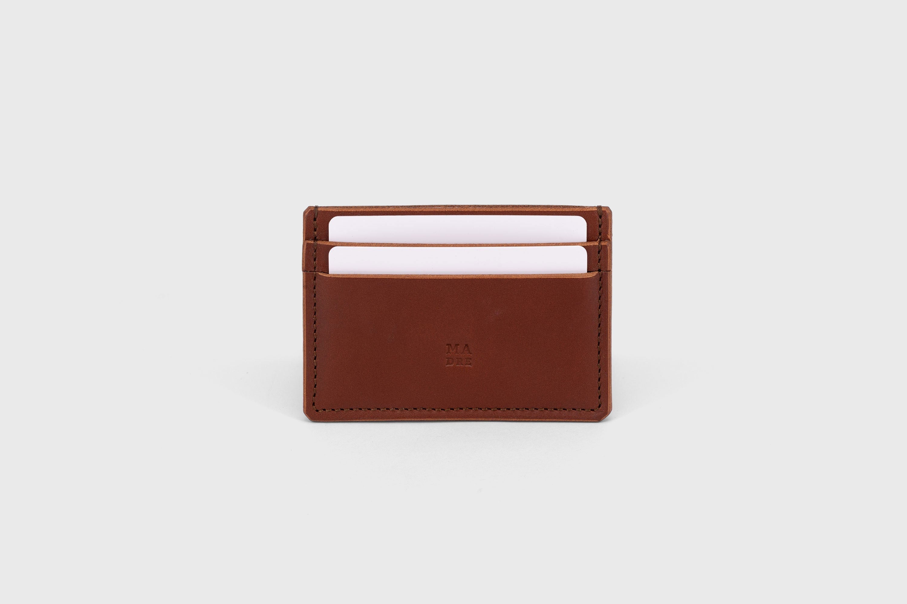 Credit Card Wallet in Dark Brown Leather Vachetta Vegetable Tanned Leather Handmade and Design by Atelier Madre Manuel Dreesmann Barcelona Spain