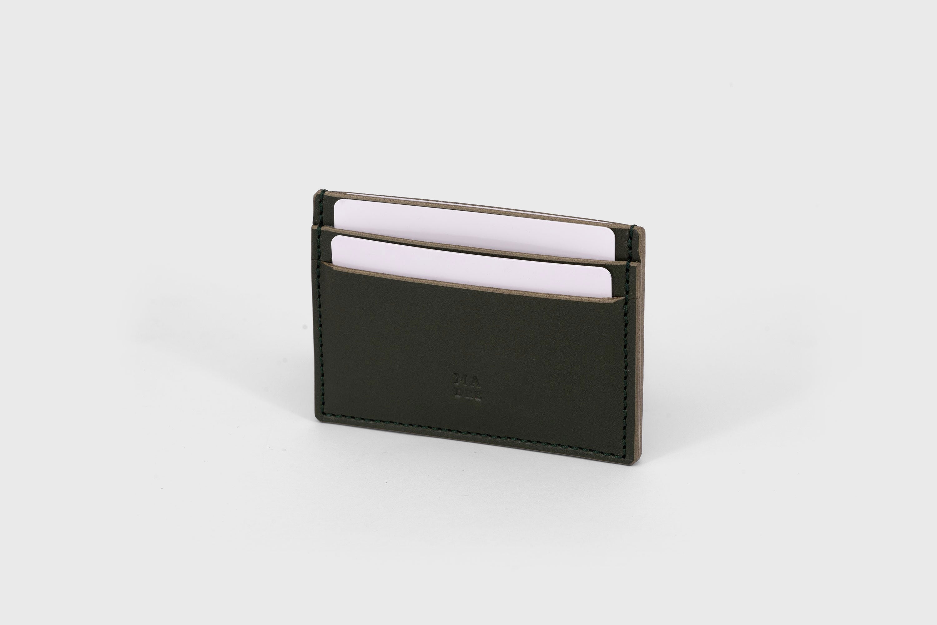 Credit Card Wallet Minimalist in Olive Green Leather Vachetta Vegetable Tanned Leather Handmade and Design by Atelier Madre Manuel Dreesmann Barcelona Spain