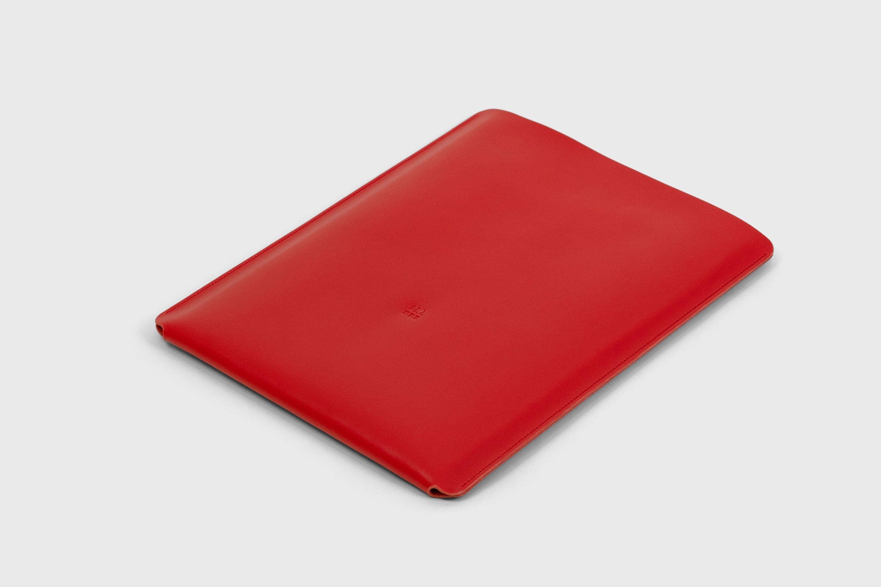 MacBook 14 Case Leather Slip Sleeve Case Bag Red 2021 Manuel Dreesmann Atelier Madre Barcelona