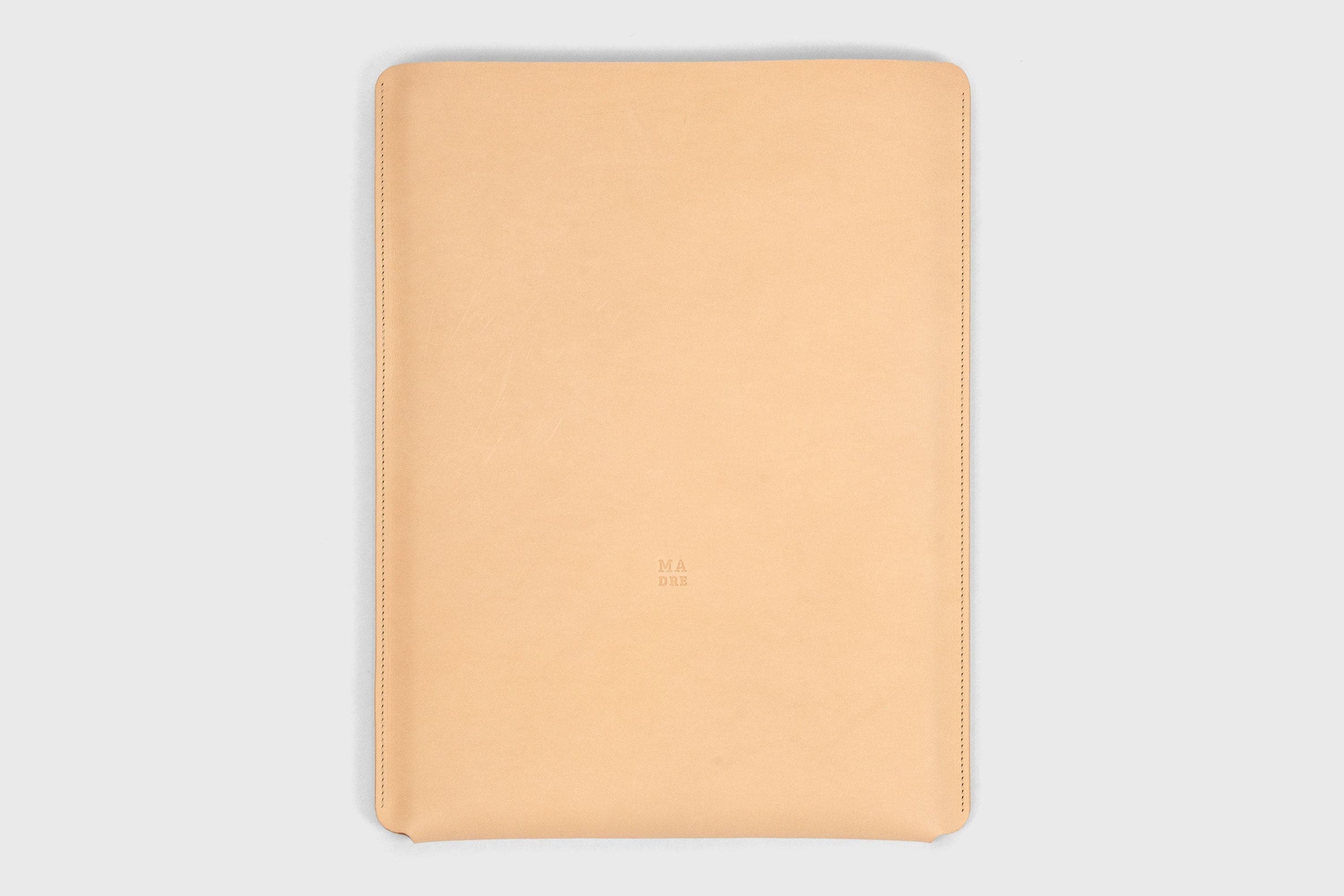 MacBook Pro 16 Inch Sleeve Leather Slip Case Bag 2021 Natural Manuel Dreesmann Atelier Madre