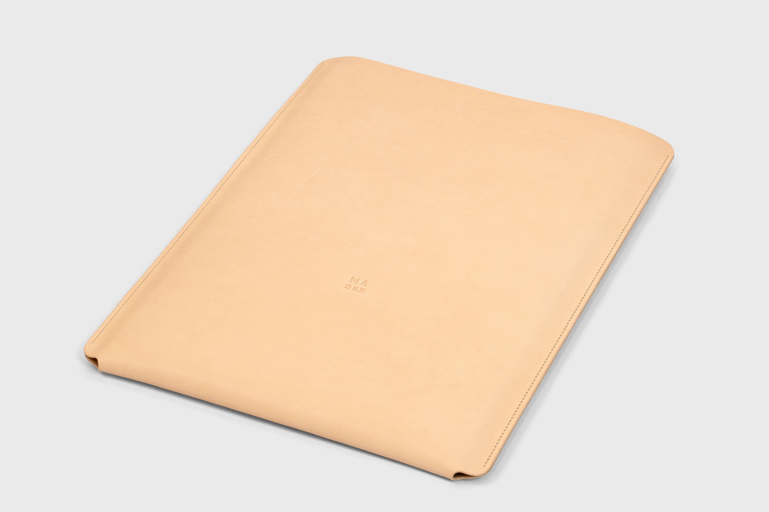 MacBook Pro 16 Inch Sleeve Leather Slip Case 2022 Natural Manuel Dreesmann Atelier Madre