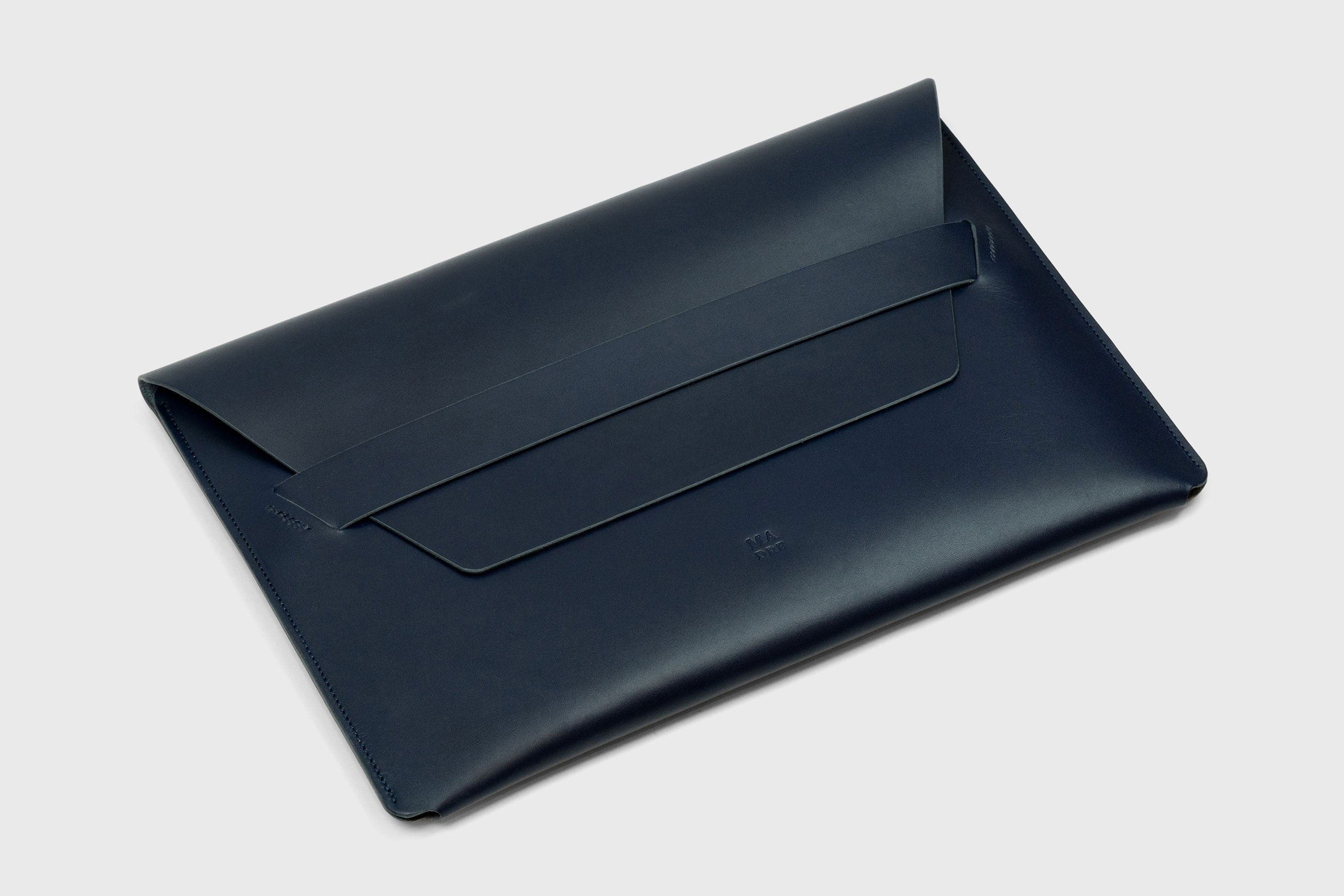 MacBook Pro 14 Inch Leather Sleeve Dark Marine Blue Color Premium Handmade and Designed By Manuel Dreesmann Atelier Madre Barcelona Spain